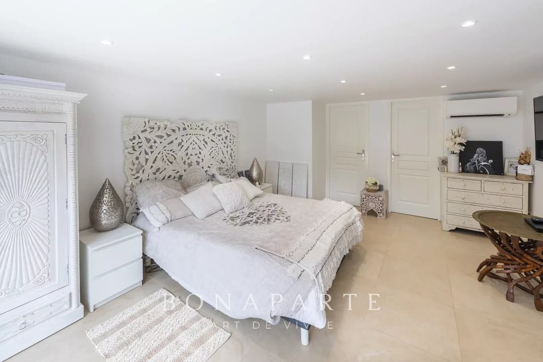 Villa contemporaine de 238m² avec studio, T2 indépendant, garage et piscine - Photo 9