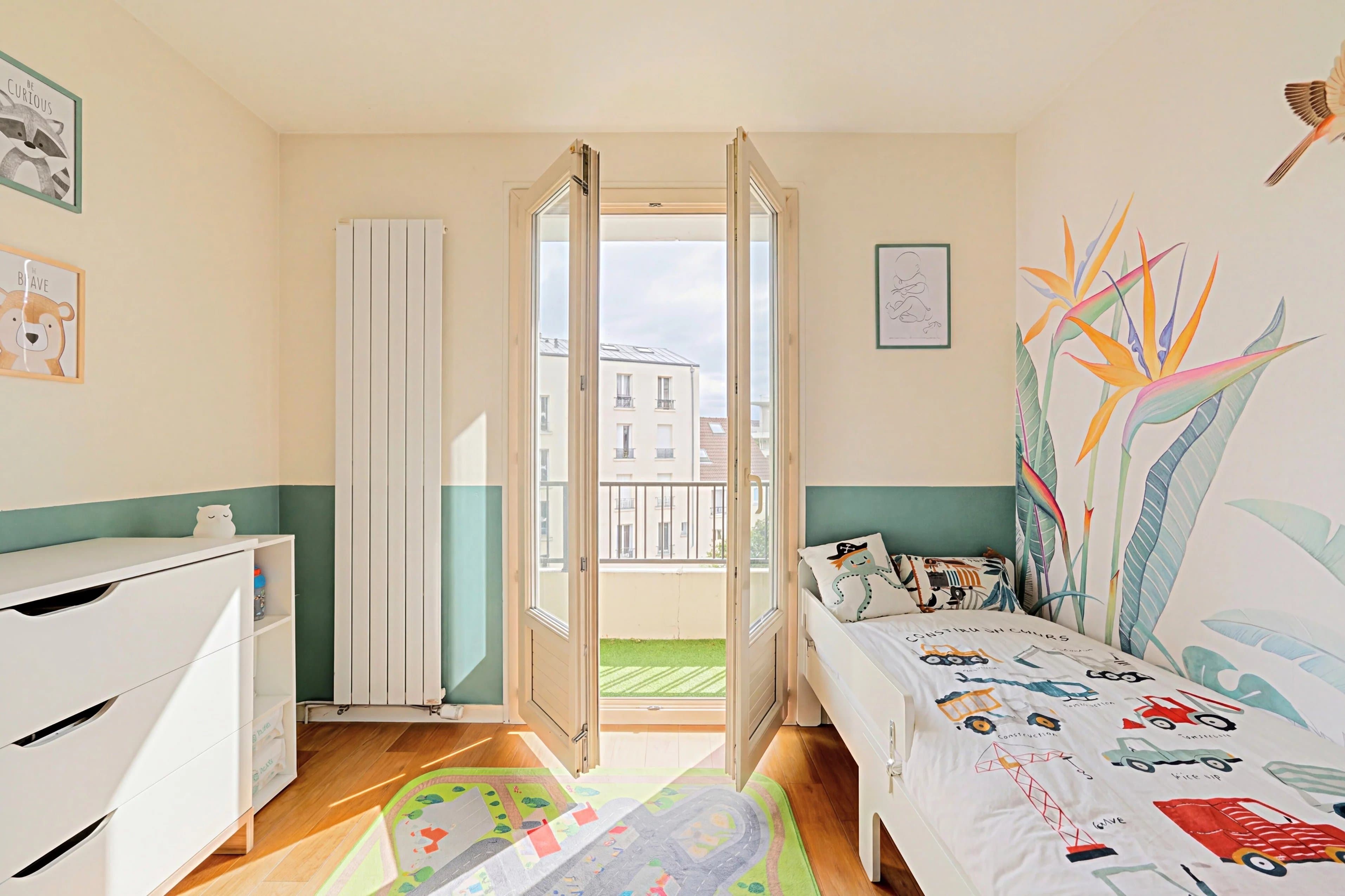 Trois pièces traversant avec balcons - Photo 16