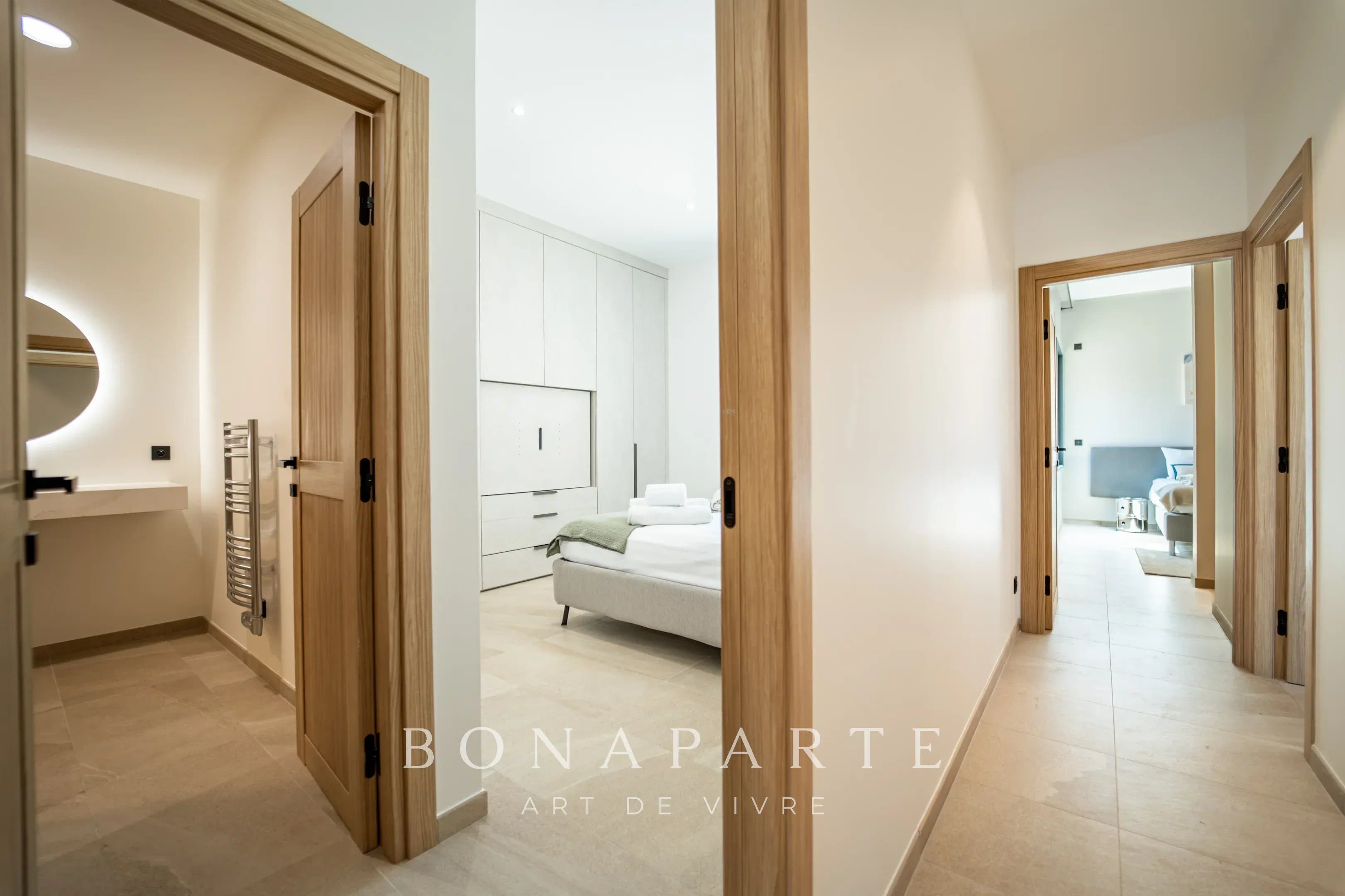 GASSIN - Superbe appartement contemporain avec piscine - Photo 12