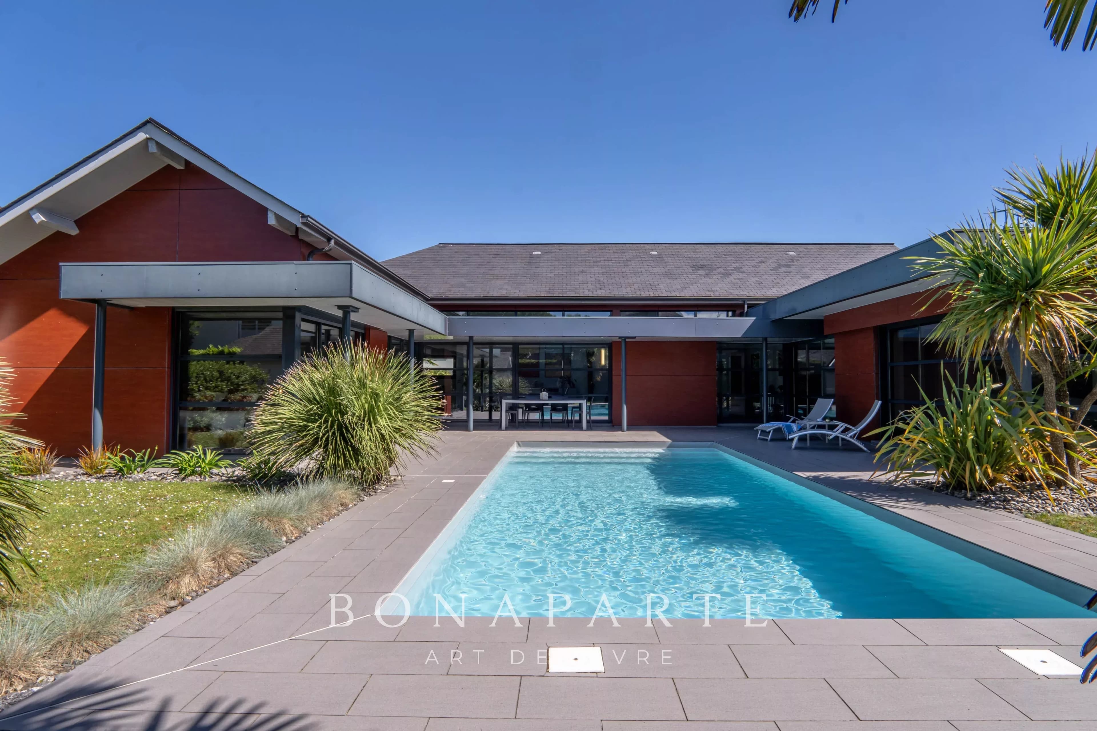PAU Trespoey – Villa d’architecte de plain-pied – Volumes cathédrale & piscine - Photo 12