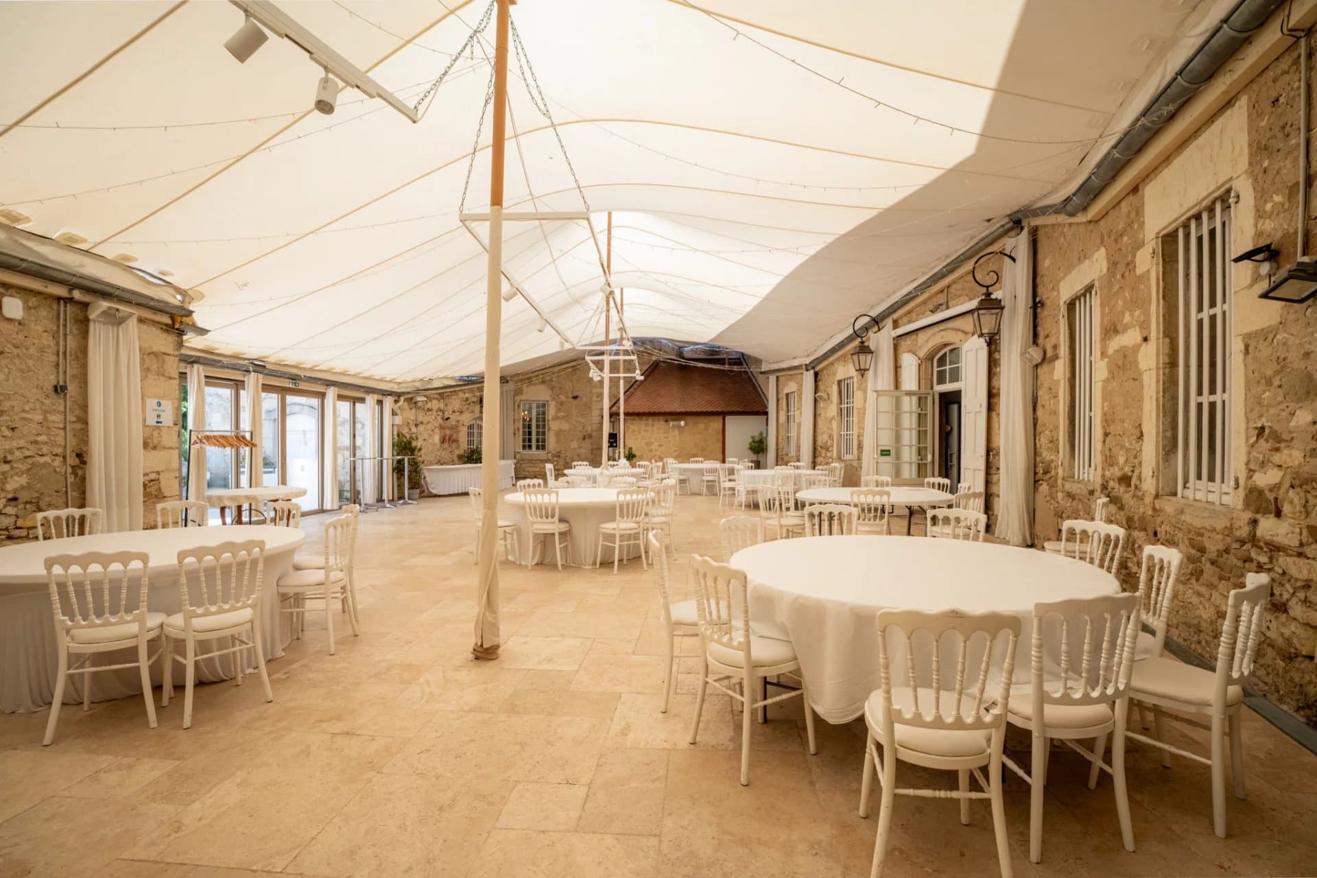 CHÂTEAU D’EXCEPTION – DOMAINE HÔTELIER 4★ & ÉVÉNEMENTIEL - Photo 47