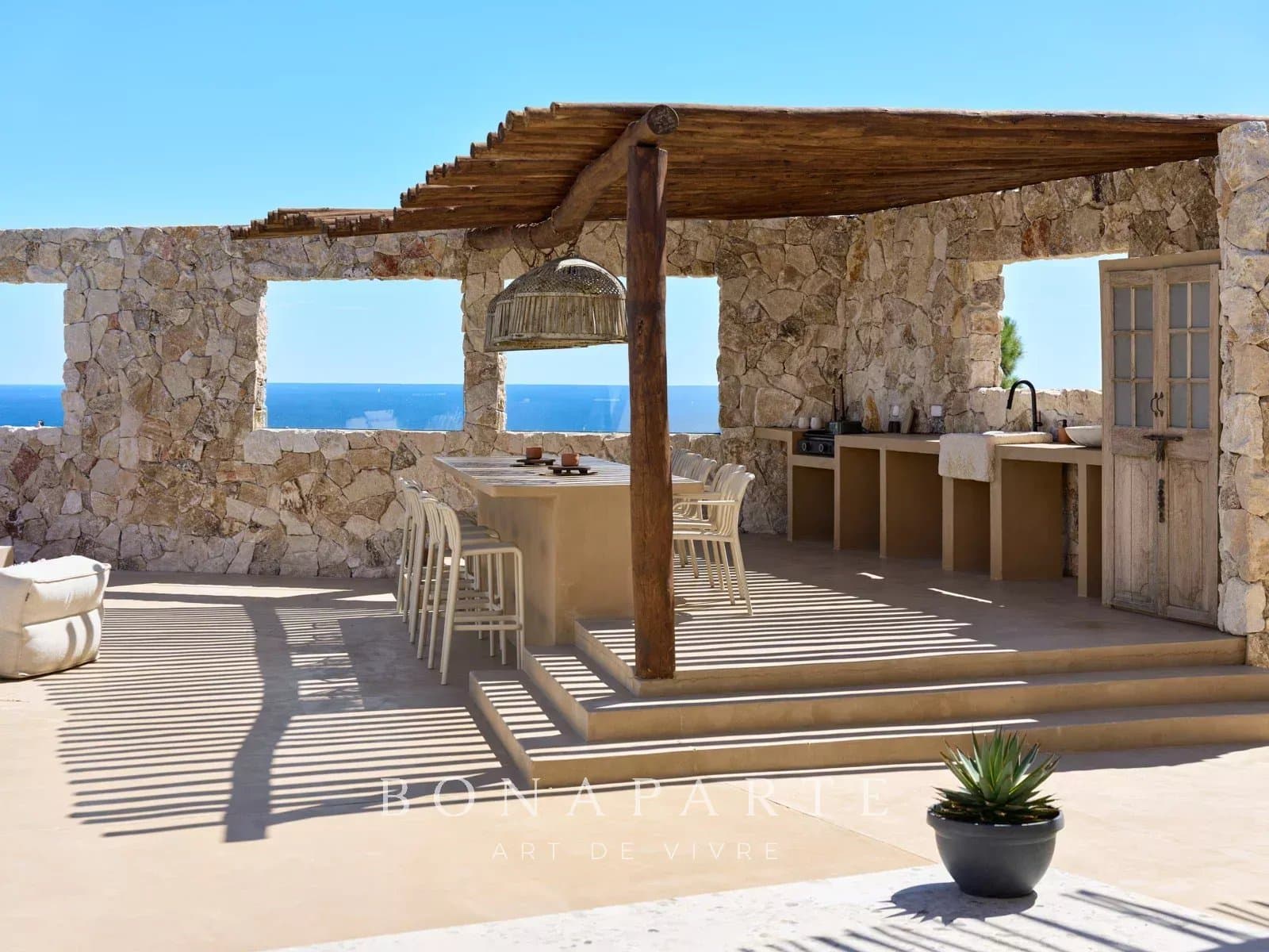 VILLA CONTEMPORAINE D’EXCEPTION – VUE PANORAMIQUE SUR LA MÉDITERRANÉE - Photo 3