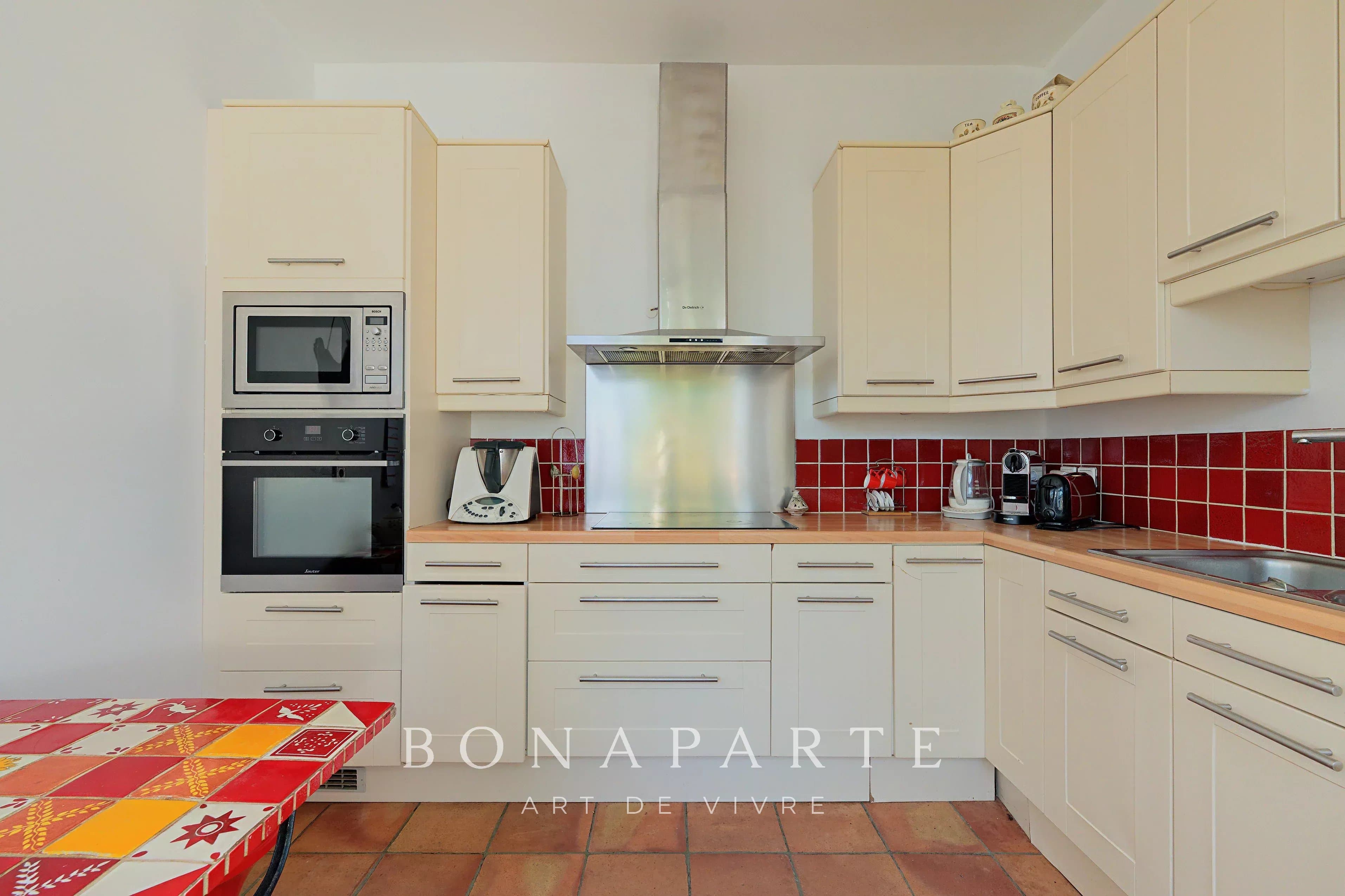 SURESNES - Maison en pierre meulière avec jardin à l’abri des regards – 204 m² - Photo 6