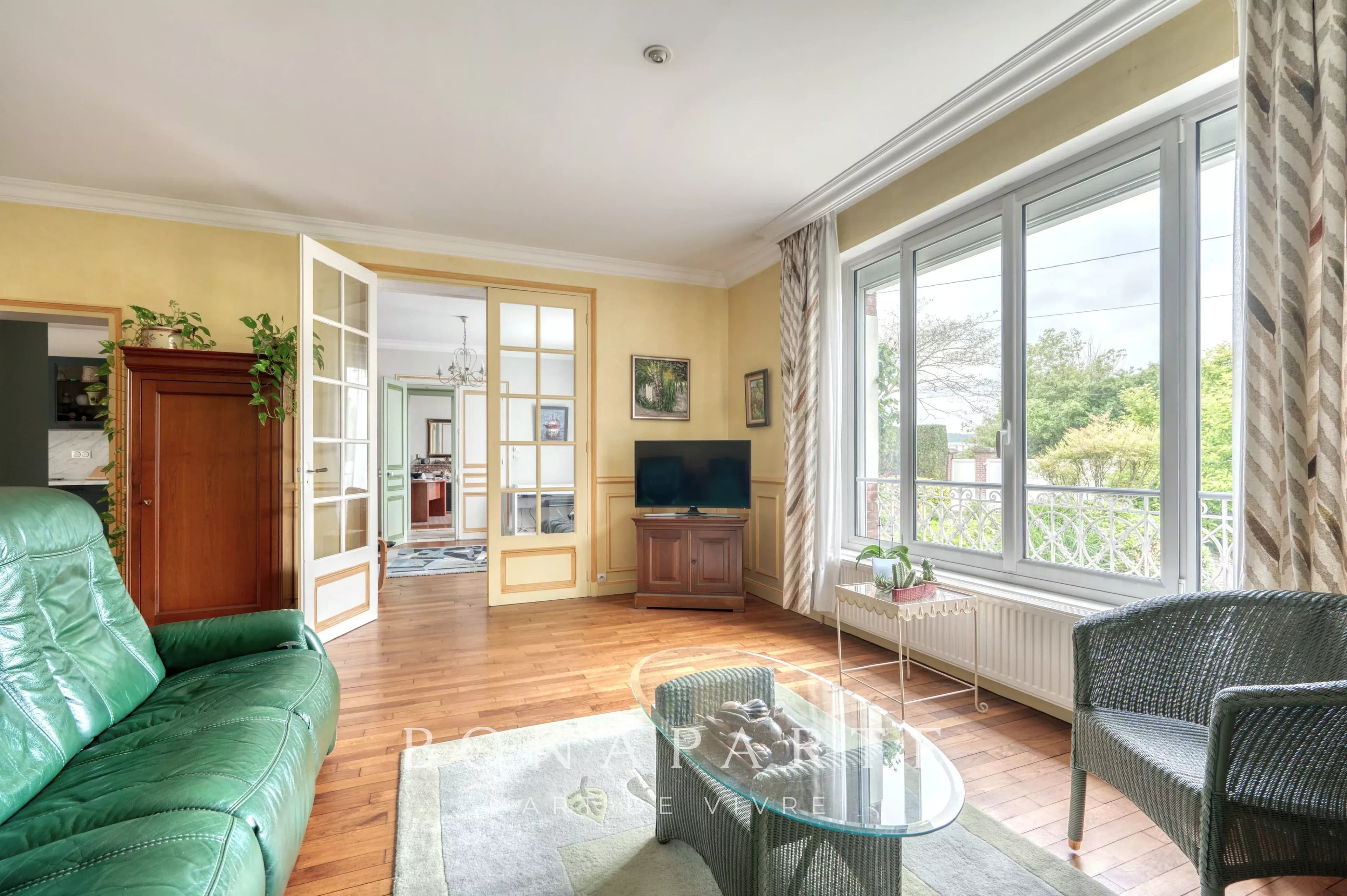 Maison de maître en meulière – 264 m² – Parc arboré de 1 440 m² à 40 min de Paris - Photo 10