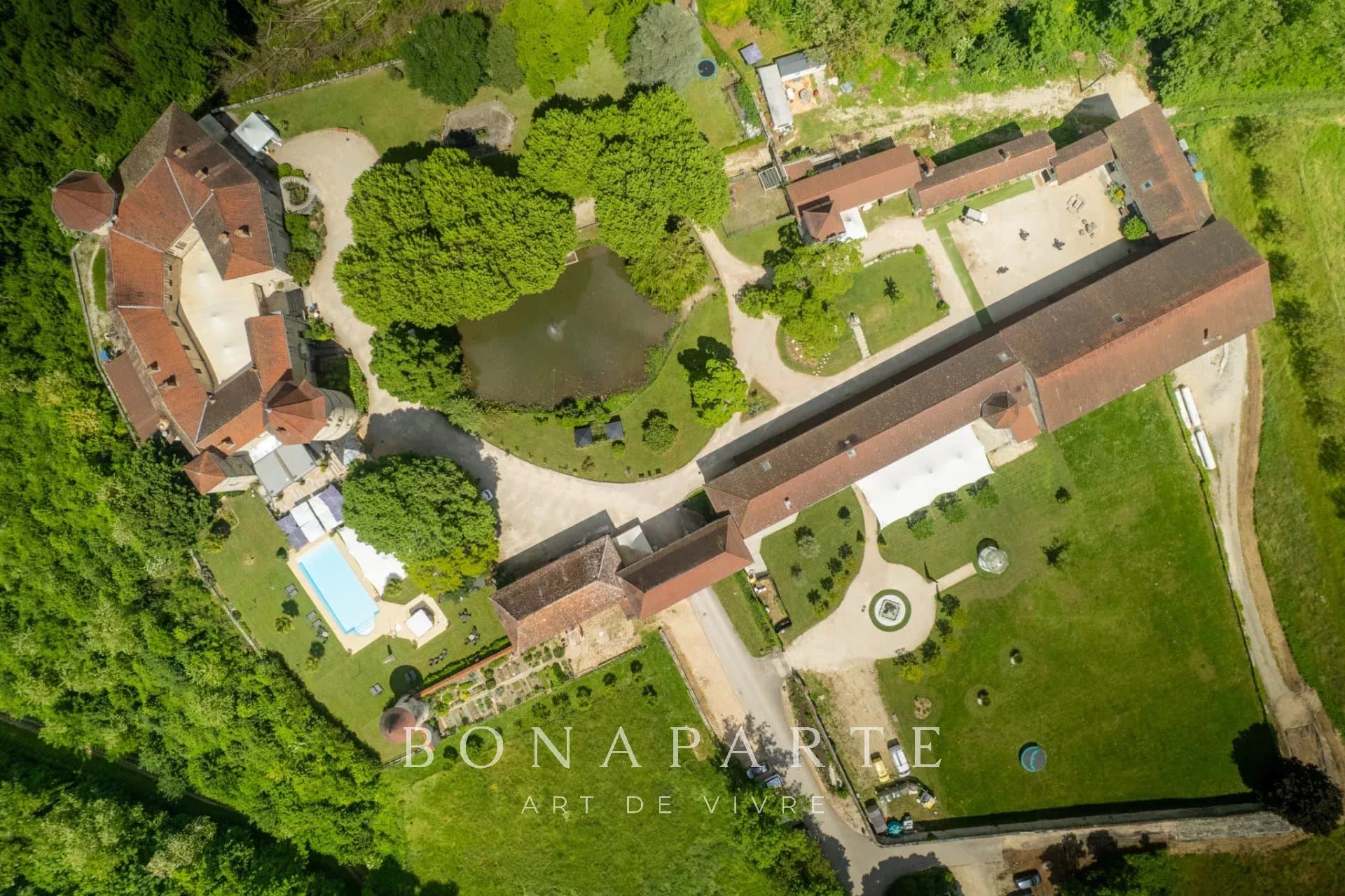 Château d’Exception aux – Domaine Hôtelier 4* & Événementiel - Photo 1