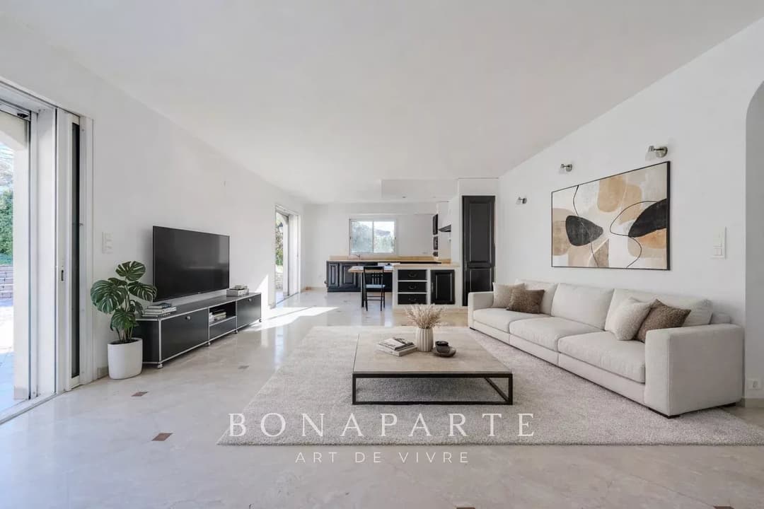 RUE MENARD / NIMES - MAISON DE 240M² - ADRESSE EMBLEMATIQUE - Photo 8