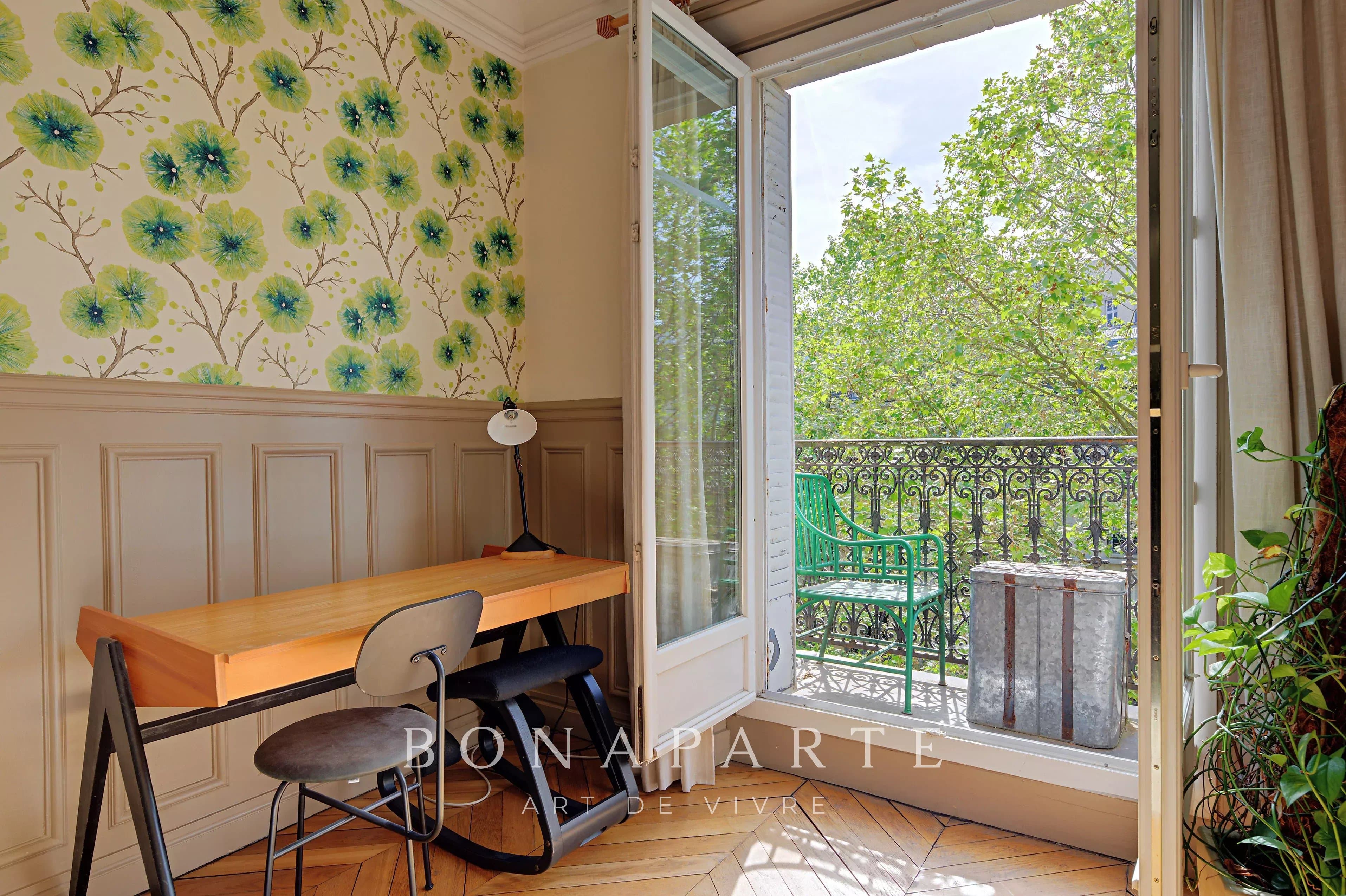 Paris 14e – Haussmannien, étage élevé avec ascenseur, balcon et vue dégagée - Photo 3