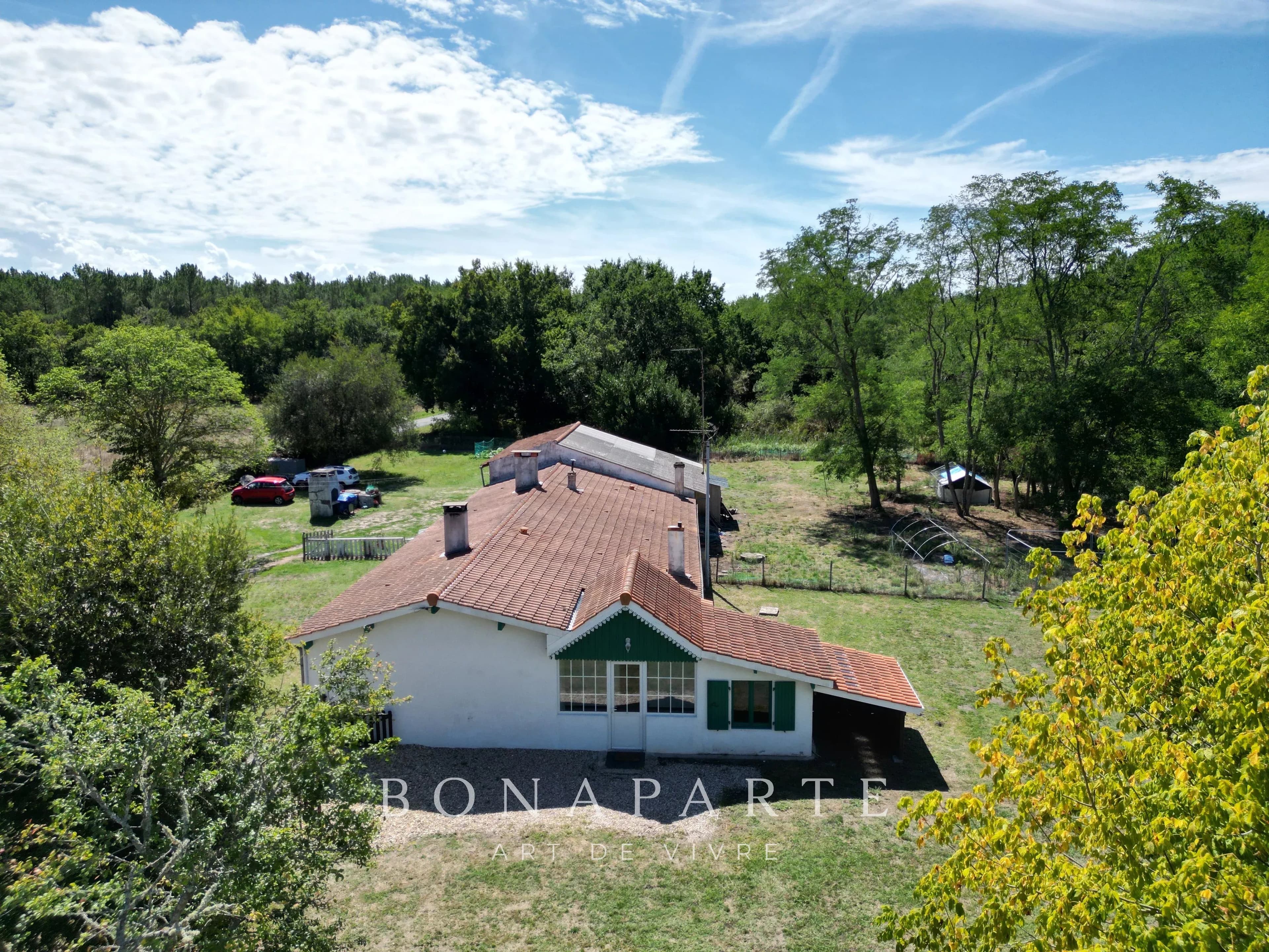 VENDAYS-MONTALIVET - LONGÈRE DE 182 m² À 10 MINUTES DES PLAGES OCÉANES - Photo 2