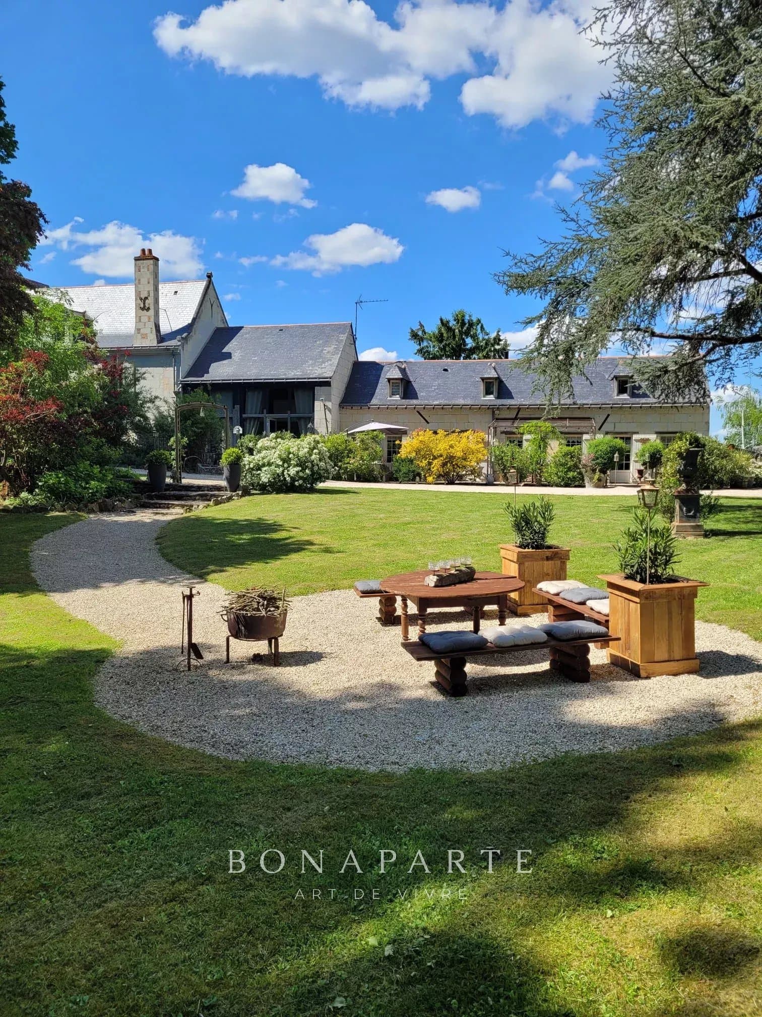 LES ROSIERS SUR LOIRE - PROPRIETE DE CHARME EN BORD DE LOIRE