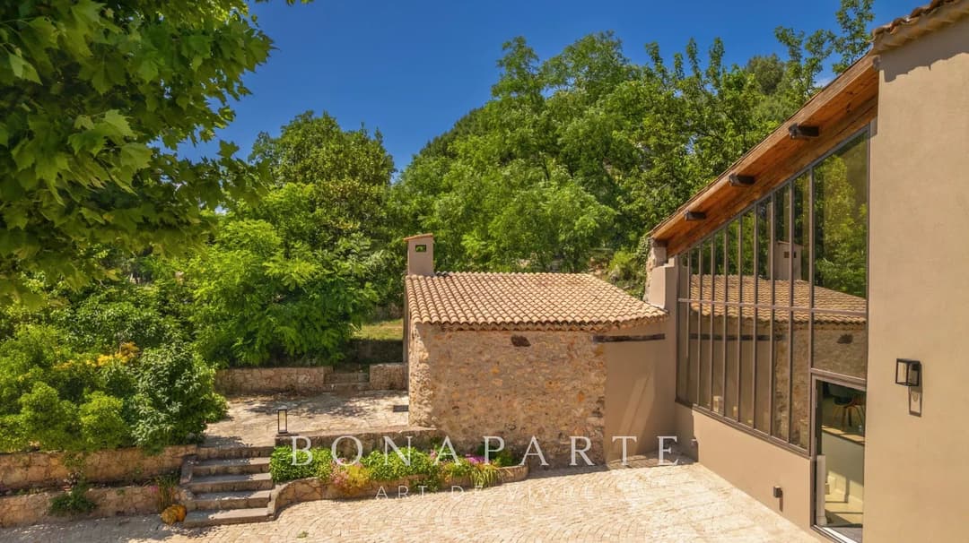 RARE : Superbe propriété en pierre d'une surface totale de plus de 450 m² entièrement rénovée - Photo 5