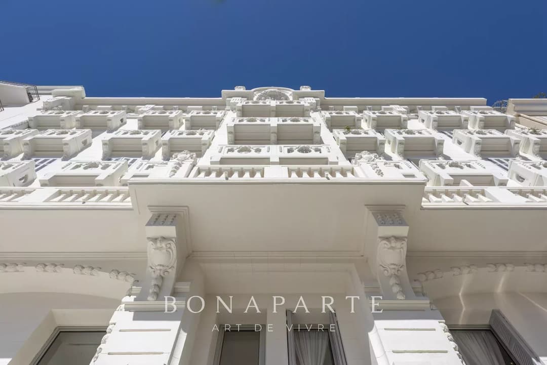 Magnifique cachet pour cet appartement T3 de 107m² situé en plein centre-ville à moins de 50m de la mer - Photo 16