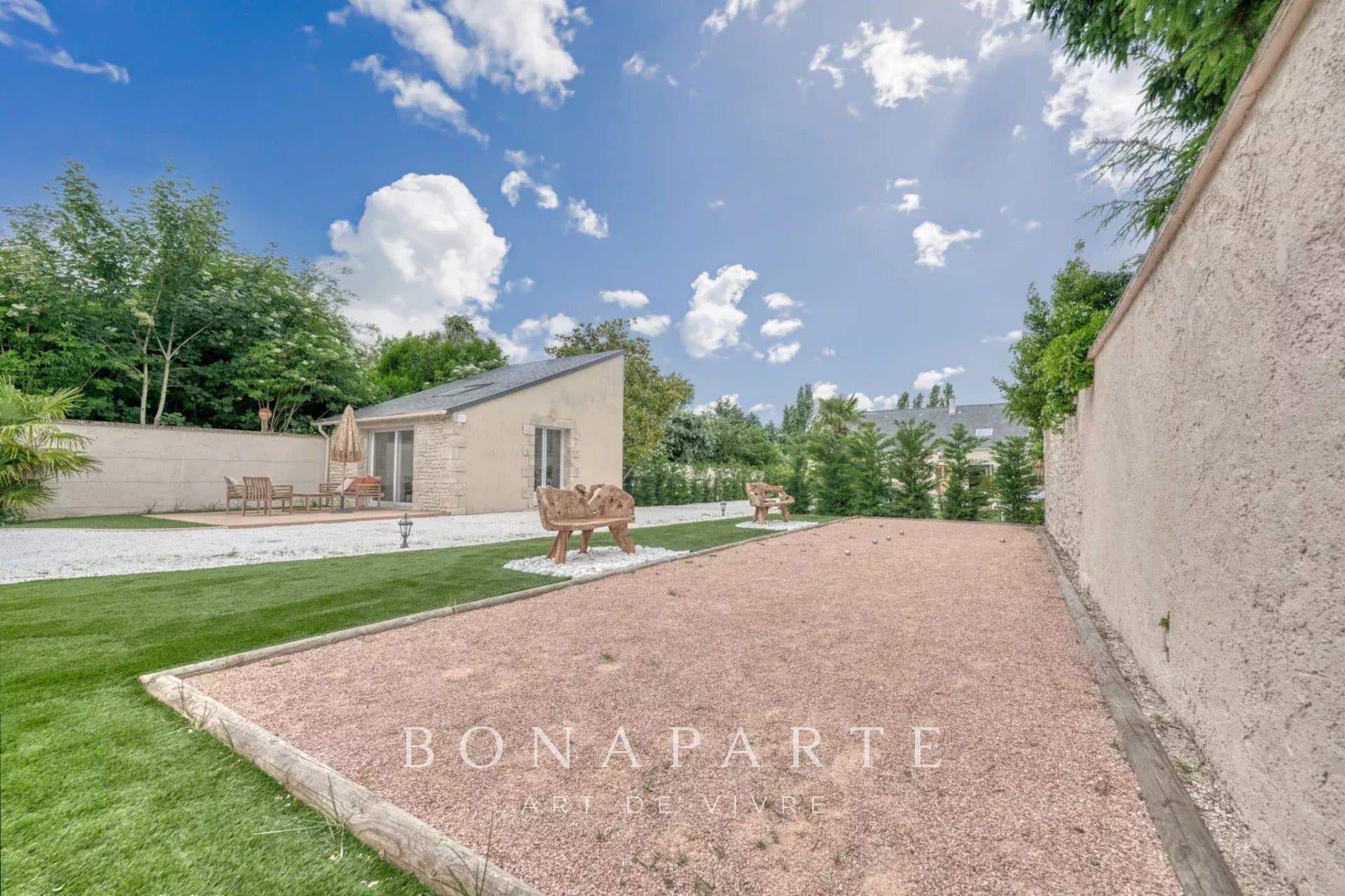 Maison familiale de 280m2 refaite à neuf avec piscine - Photo 4