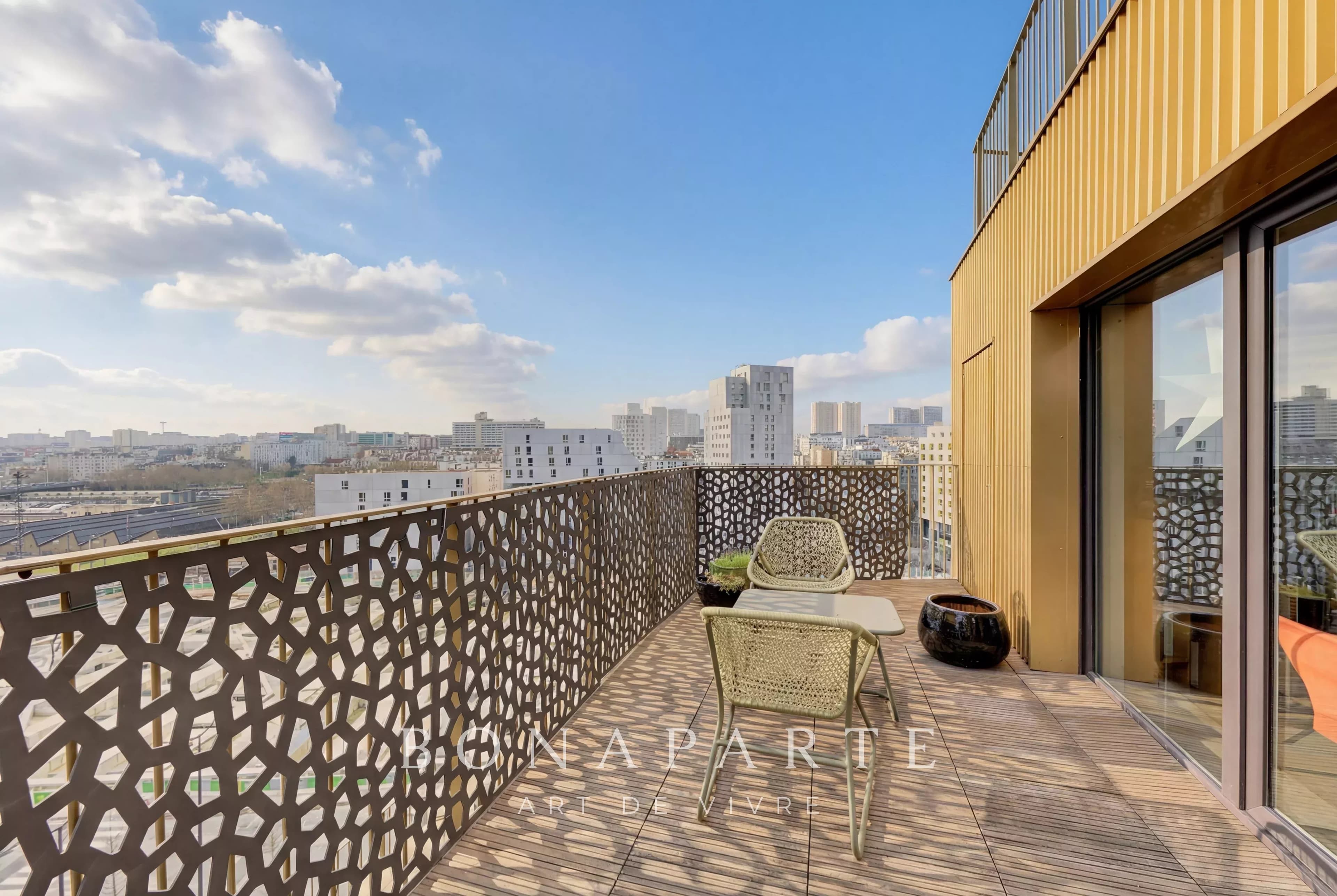 PARIS 13 / PLACE AURÉLIE NEMOURS - APARTMENT / 3 BEDROOMS - TERRACE / PARKINGS