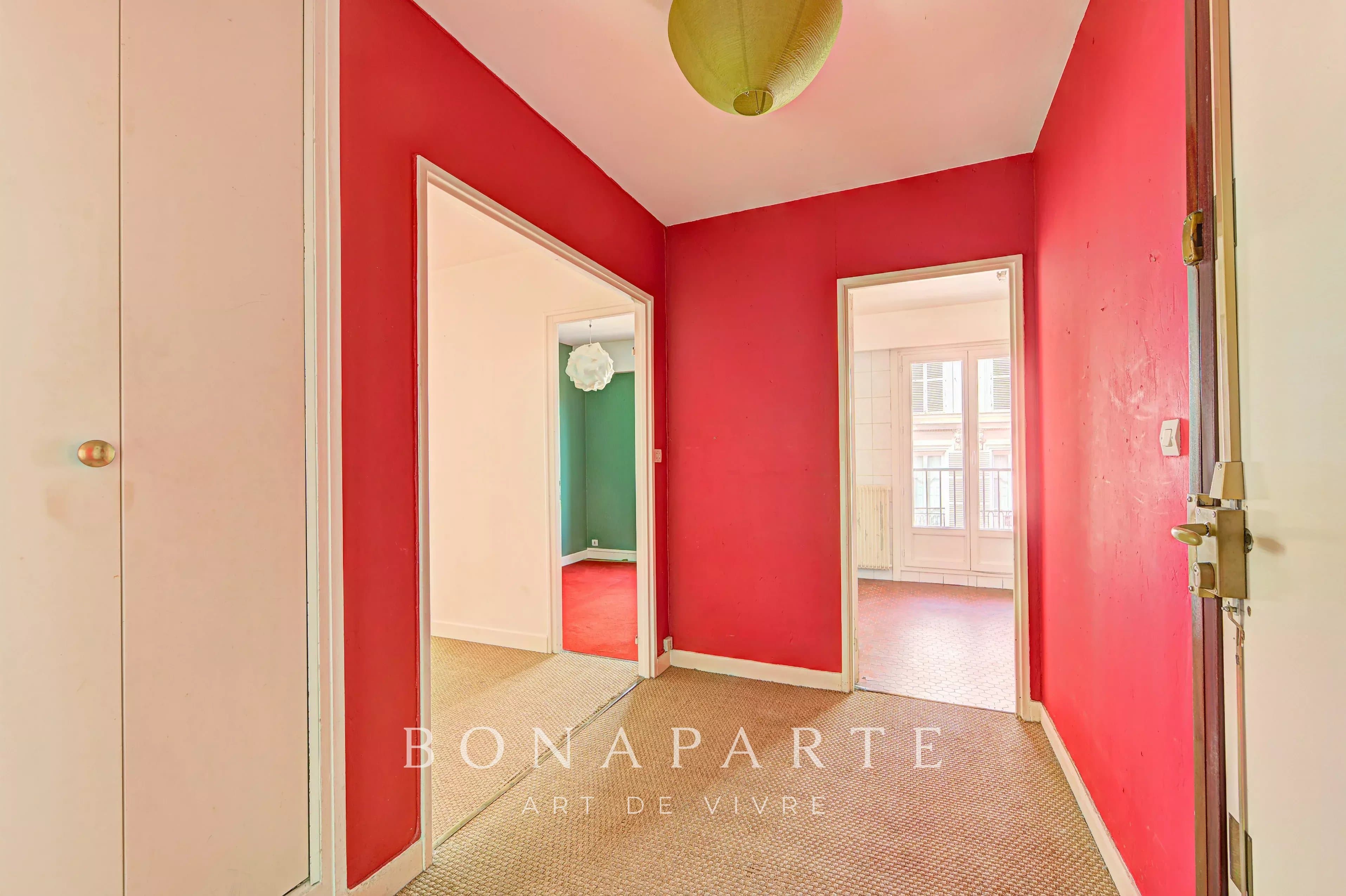 VERSAILLES - ENTRE CHÂTEAU ET MARCHÉ NOTRE-DAME – 115 M² – 3 CHAMBRES – 2 PARKINGS EN SOUS-SOL - Photo 2