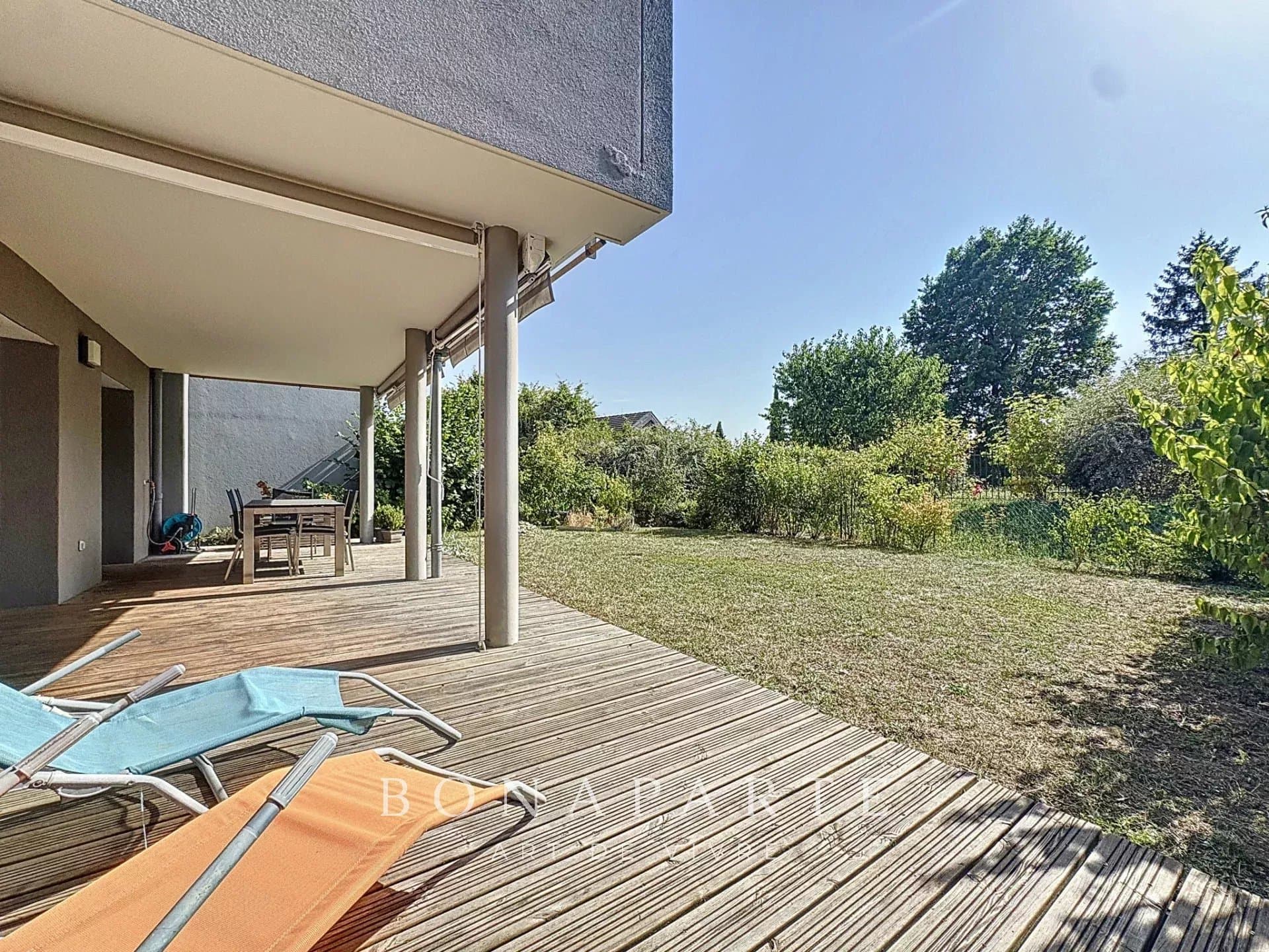 Prévessin-Moëns - Duplex 5 pièces 122 m² avec jardin privatif