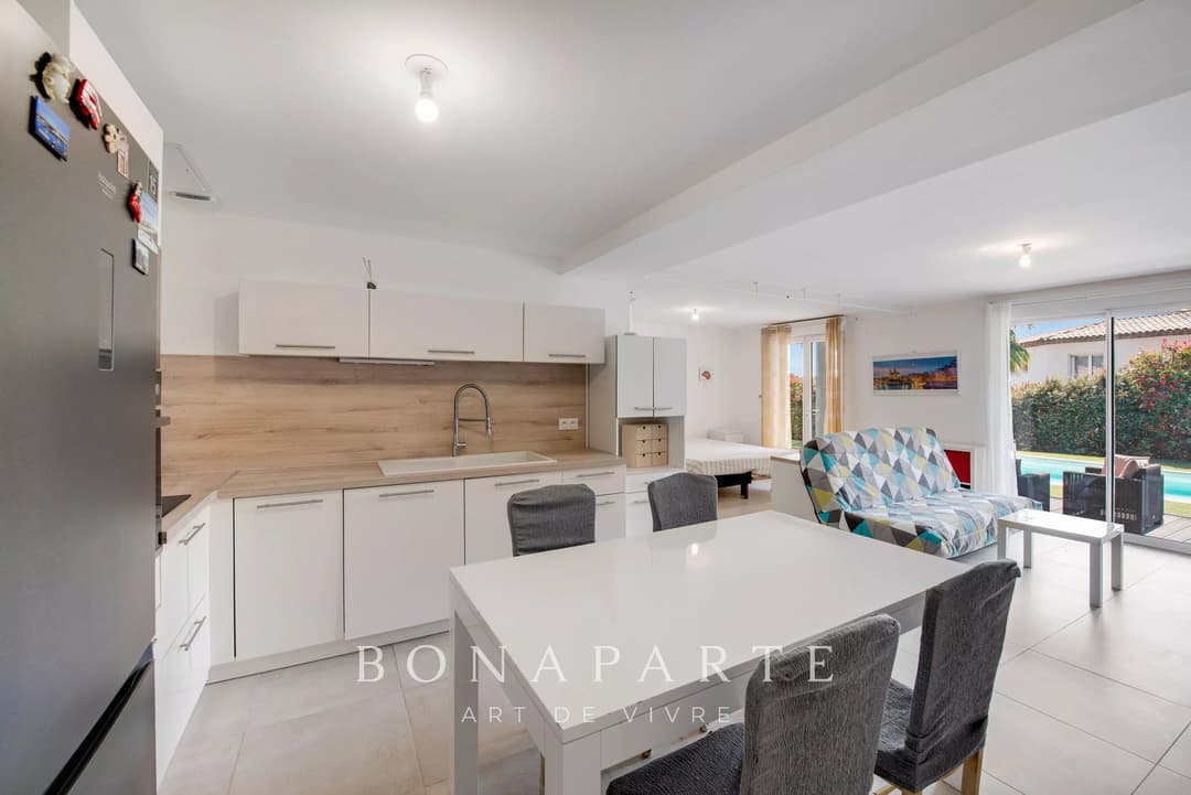 SAINT-AYGULF - Villa récente avec appartement indépendant - Photo 16