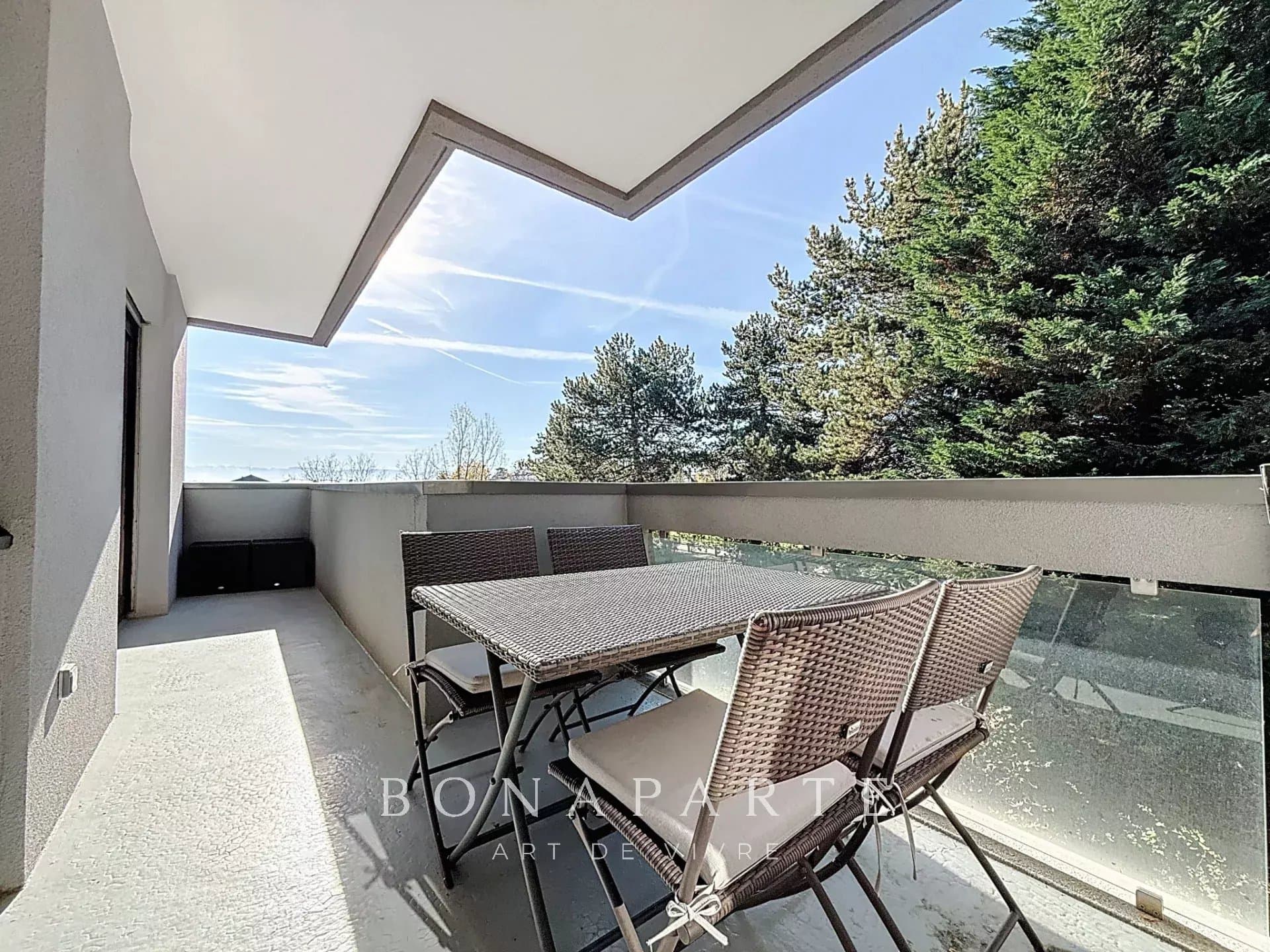 GEX CENTRE - APPARTEMENT LUMINEUX RENOVE - Photo 7