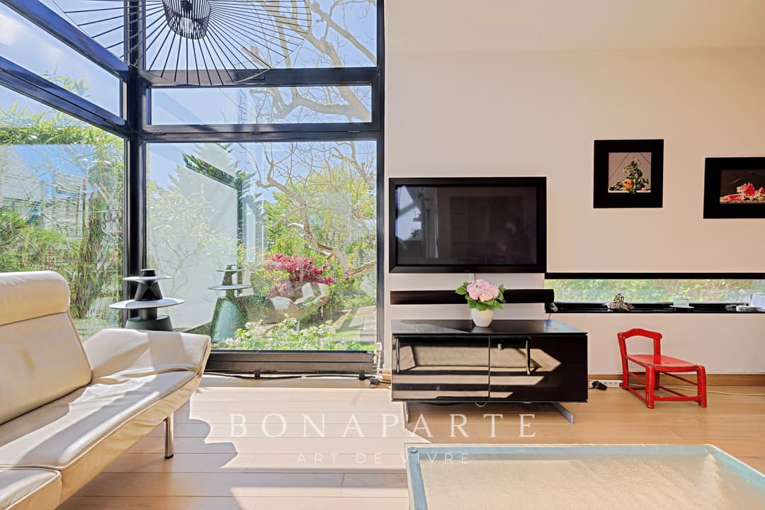 Maison d’architecte – 316 m² habitables – Dépendance indépendante – Piscine intérieure – Sous-sol total – Jardin paysagé de 800 m² - Photo 9