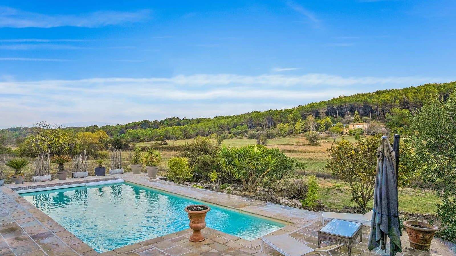 BAGNOLS-EN-FORÊT - VILLA PROVENÇALE - PISCINE ET GRAND JARDIN - Photo 2