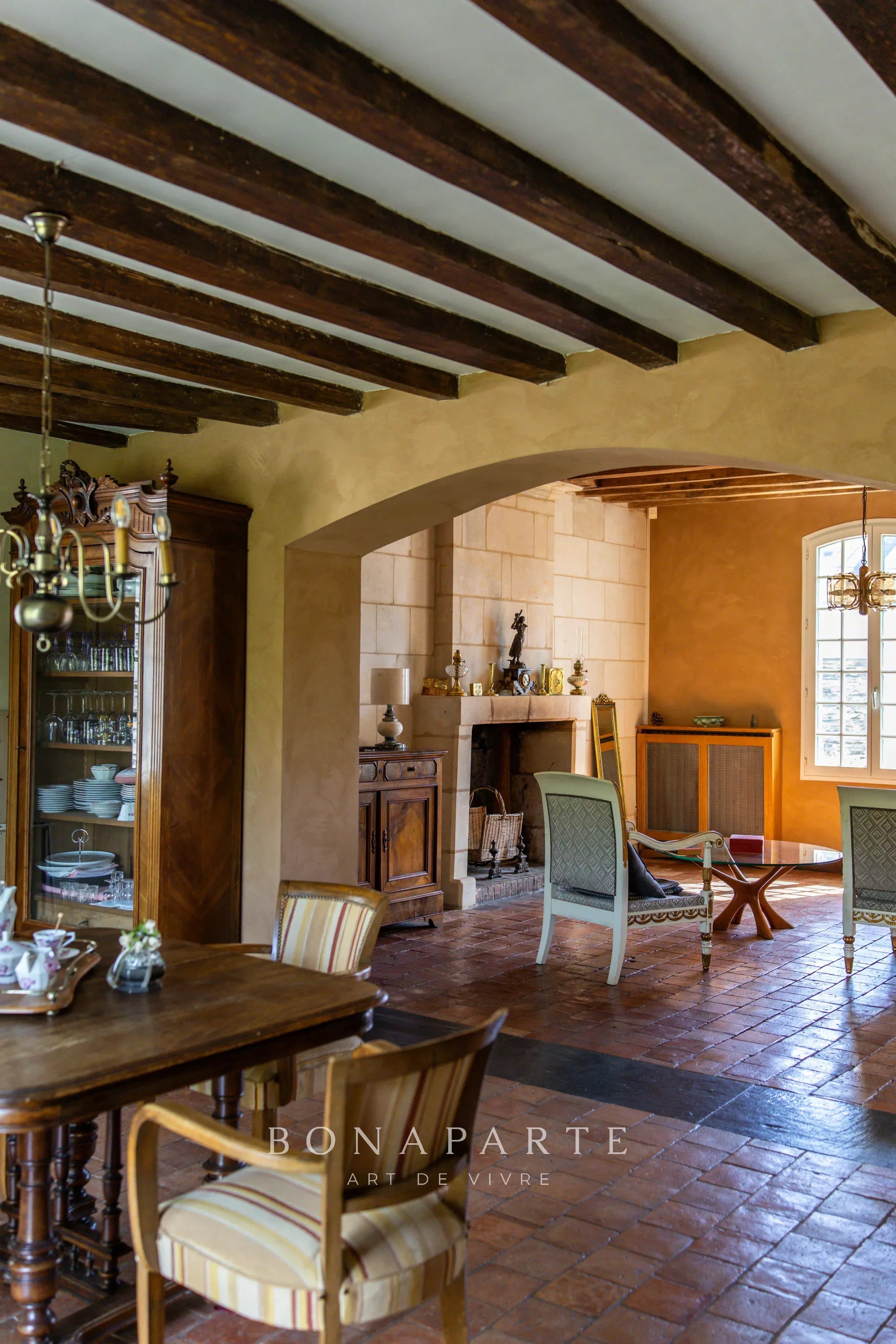 CORNÉ – MAISON DE MAÎTRE AUTHENTIQUE – LA DOUCEUR D’UN ART DE VIVRE - Photo 3