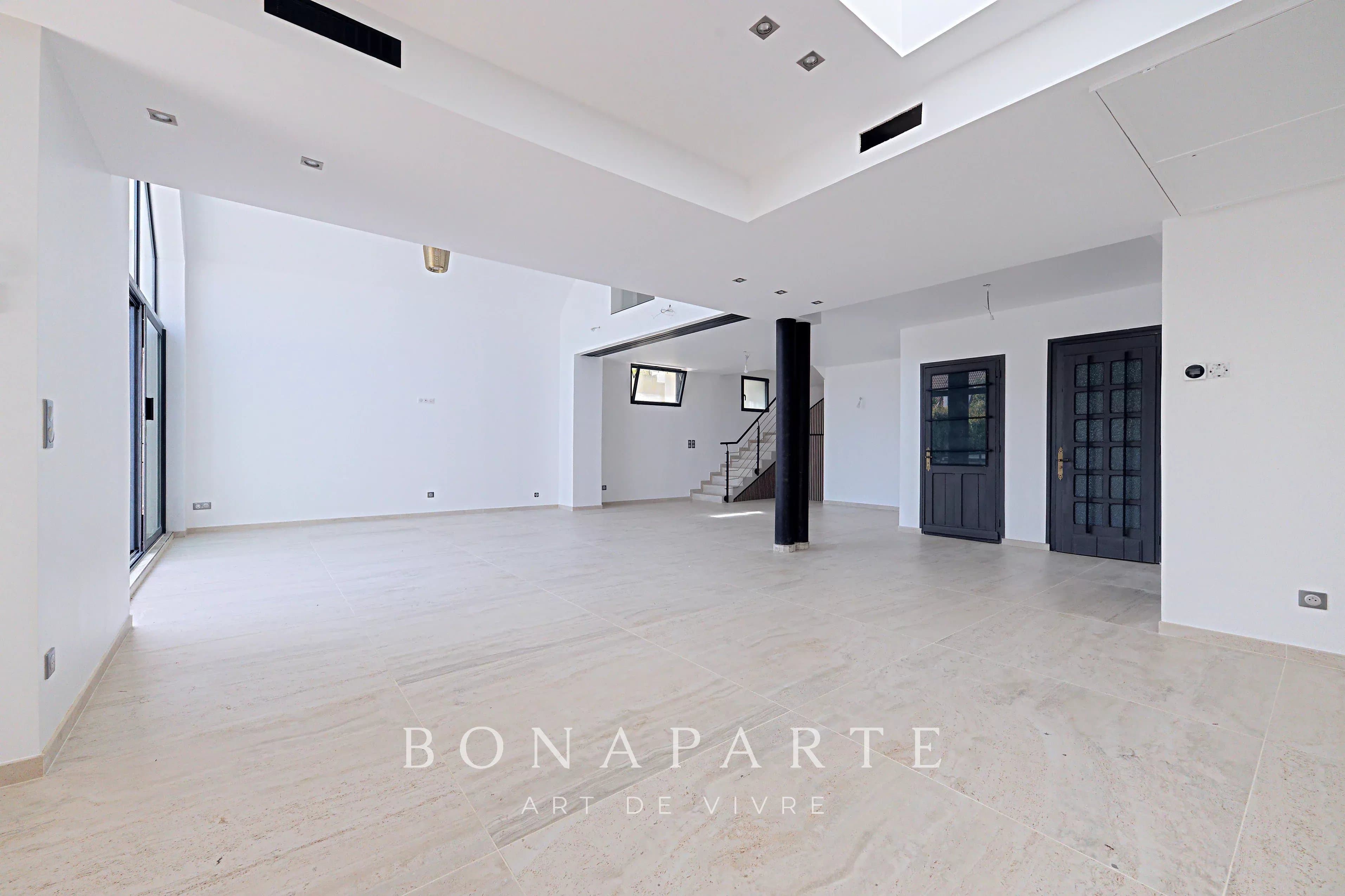 Antony centre – Maison récente de 230 m² avec ascenseur, piscine 8x4 et dépendances sur terrain de 1 150 m² - Photo 7