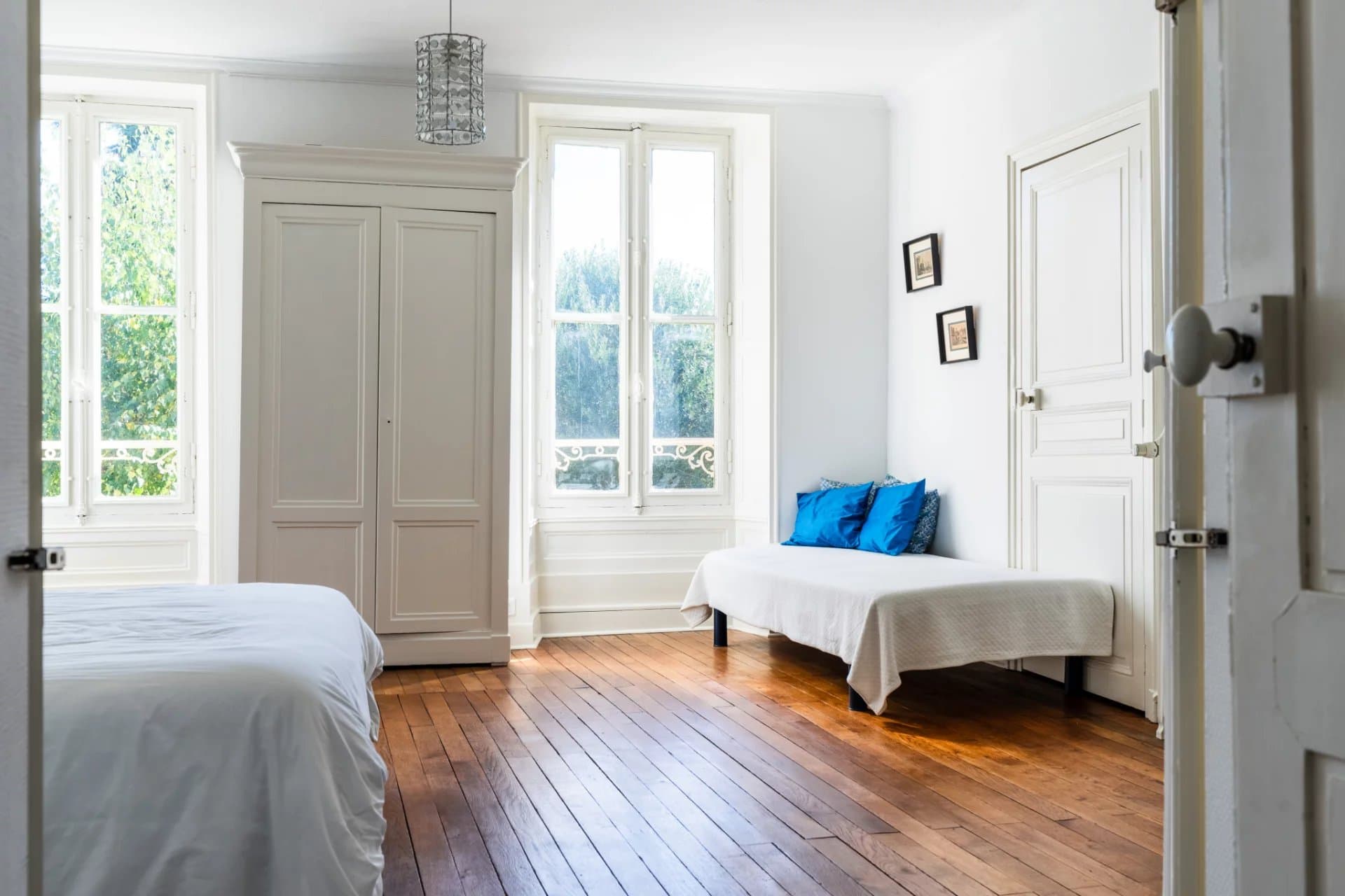 Hôtel particulier de charme en cœur de ville et son grand jardin verdoyant - Photo 19