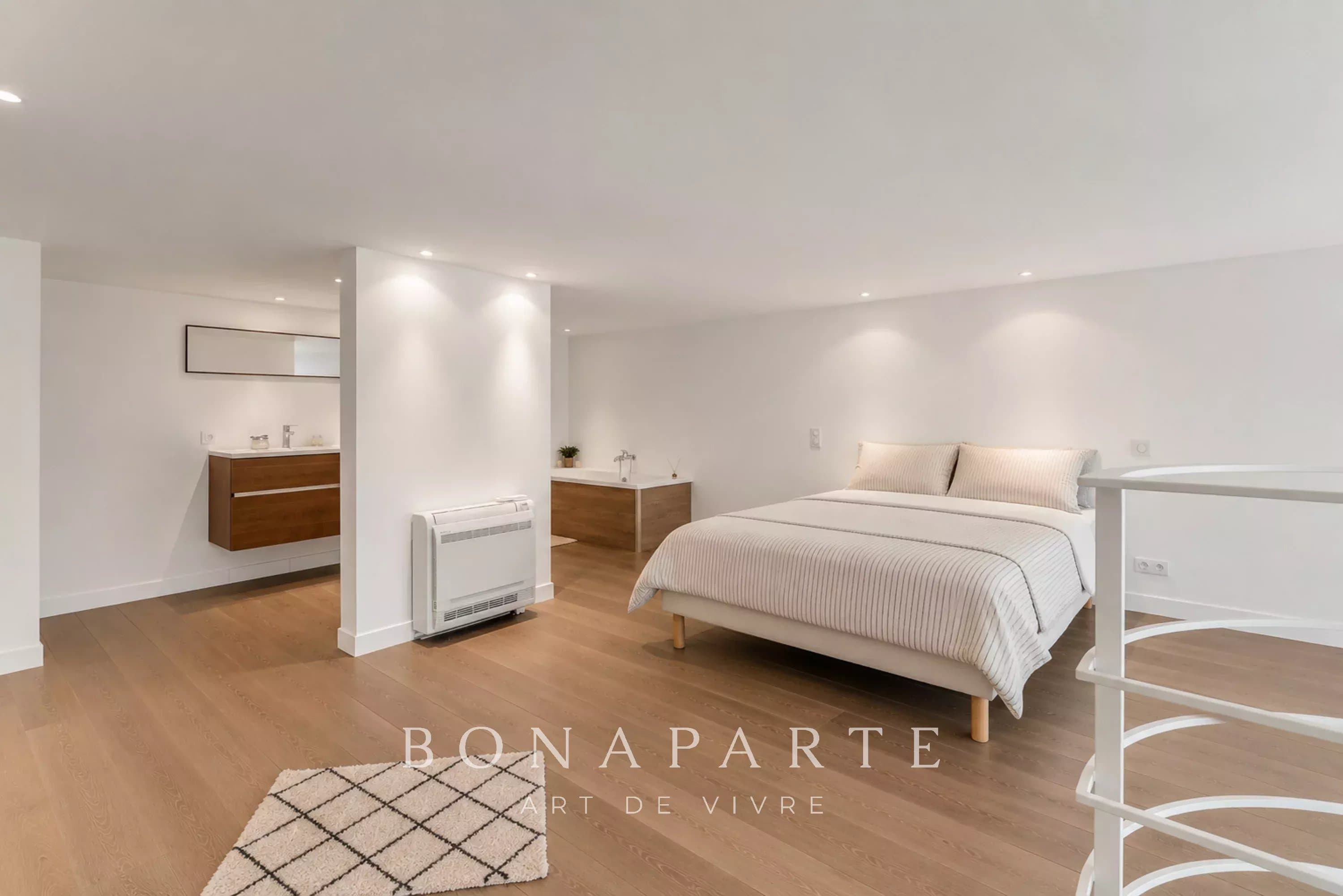 PROCHE SAINTE MAXIME - SPACIEUSE VILLA CONTEMPORAINE DE 4 CHAMBRES - Photo 10