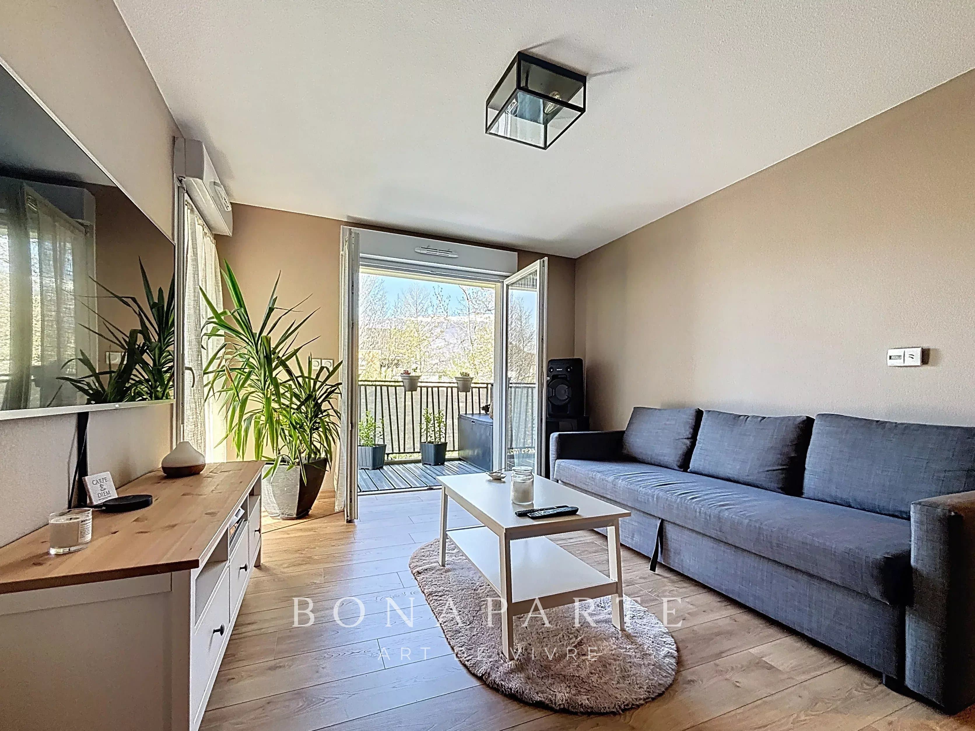 SAINT GENIS POUILLY - Appartement chaleureux - Entièrement renové - Photo 4