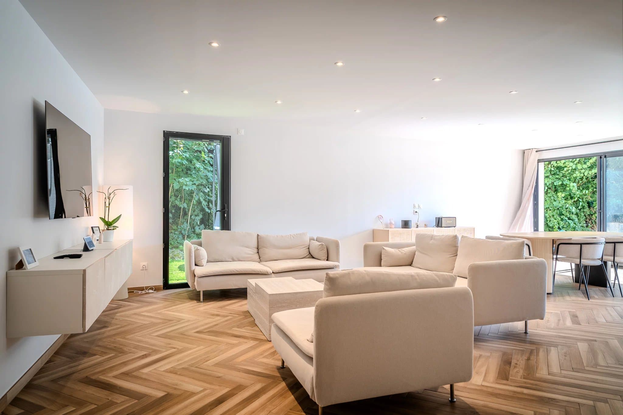 Maison contemporaine avec piscine