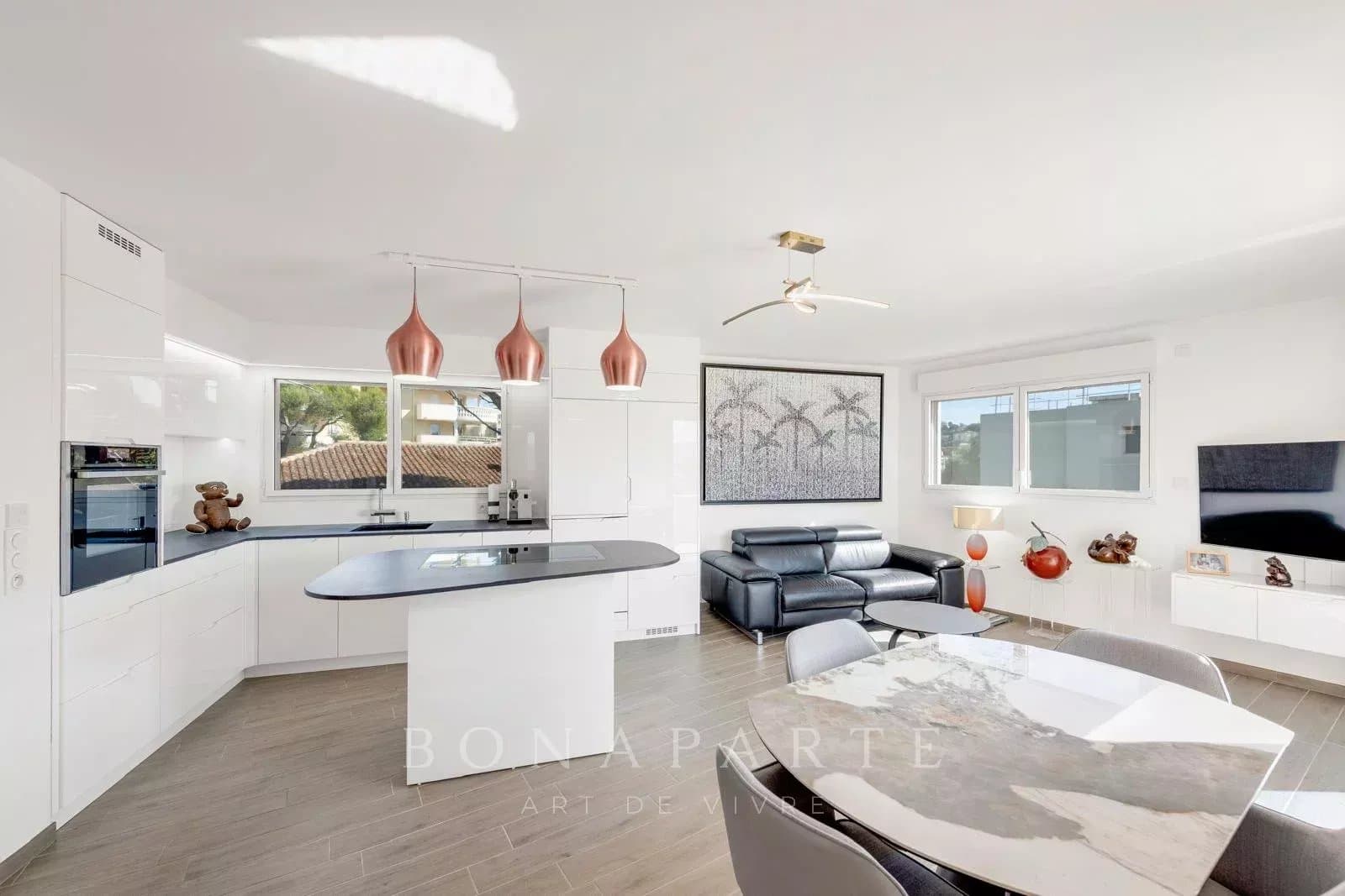 EXCEPTIONNEL T4 DERNIER ÉTAGE - VUE PANORAMIQUE DÉGAGÉE