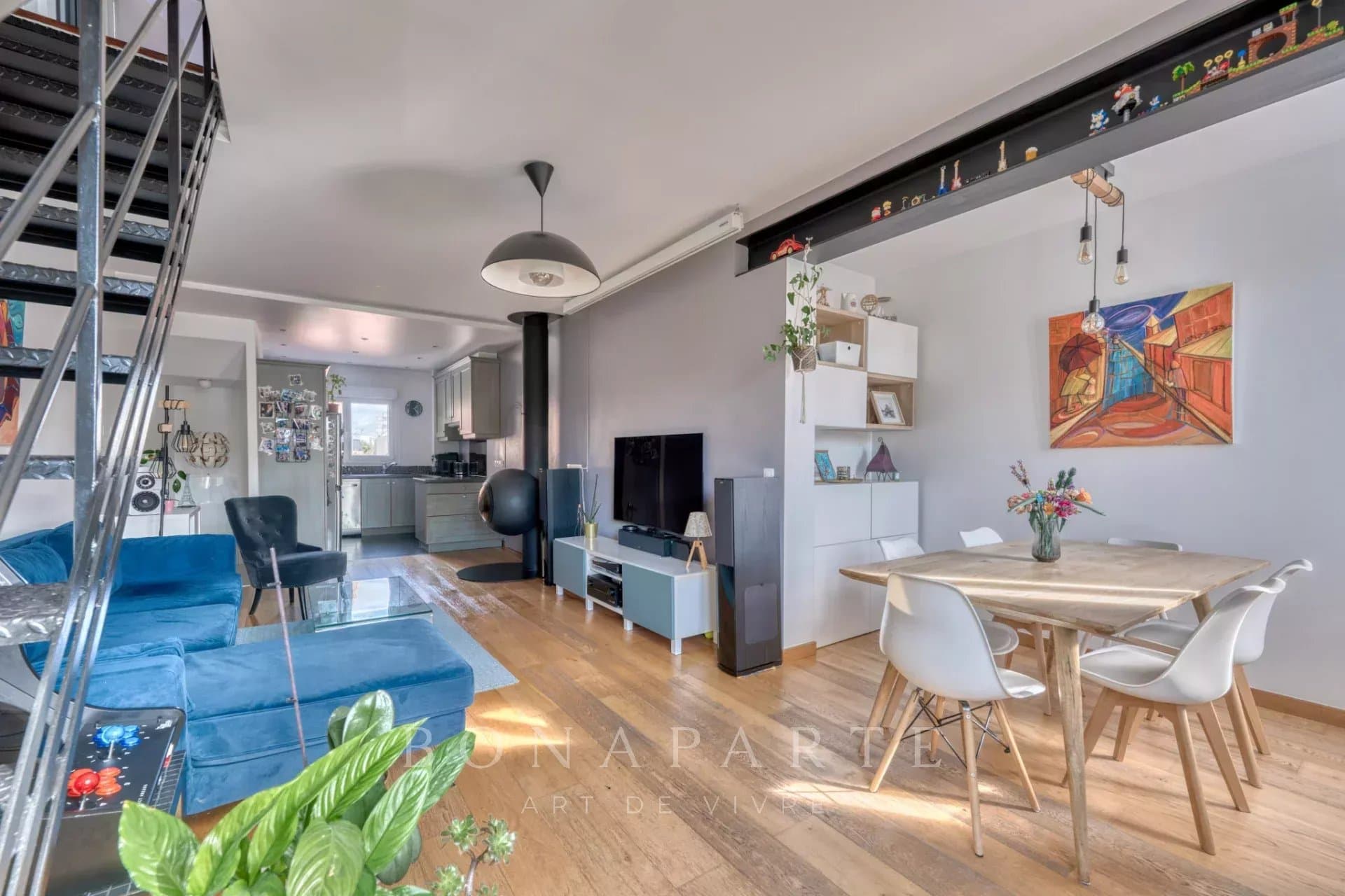 Maison de 167m2 – volumes, lumière et potentiel d’usage mixte