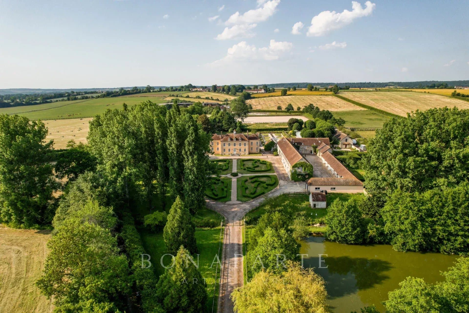 Manoir et haras de 120 hectares