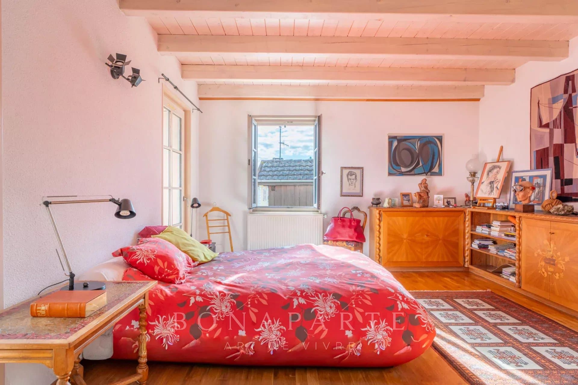 Ferney-Voltaire, appartement-maison 6 pièces de 170m2 en coeur de ville