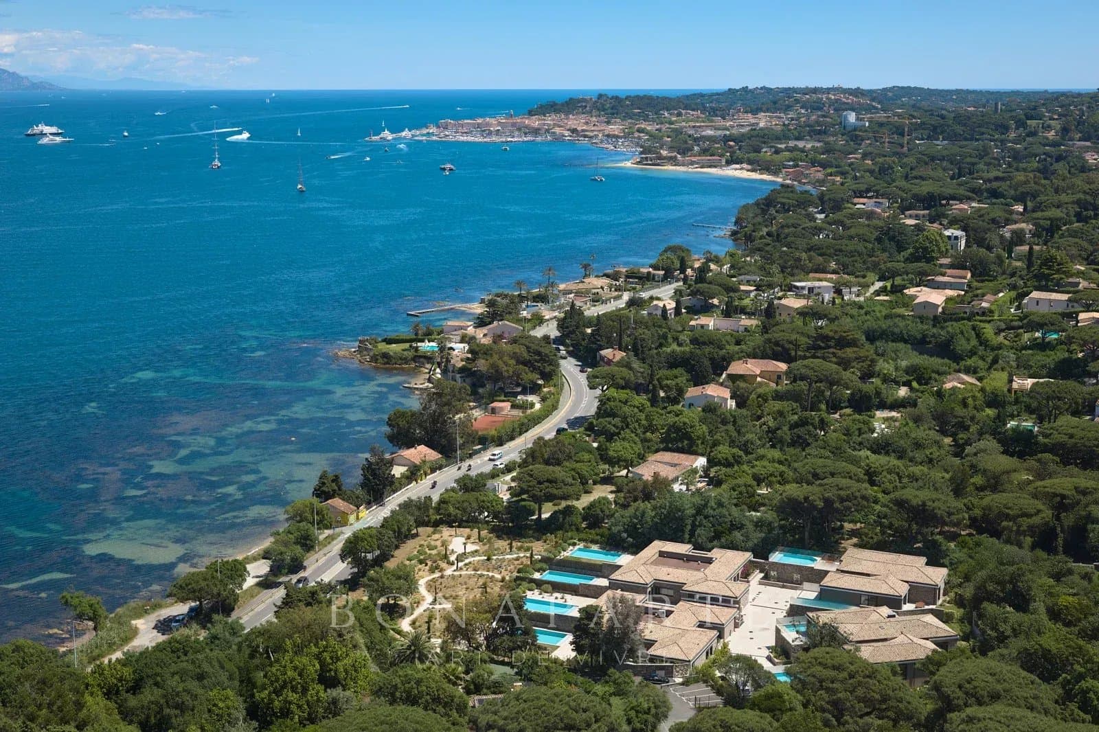 EXCLUSIVITE : Magnifique "villa appartement" en duplex avec magnifique vue mer