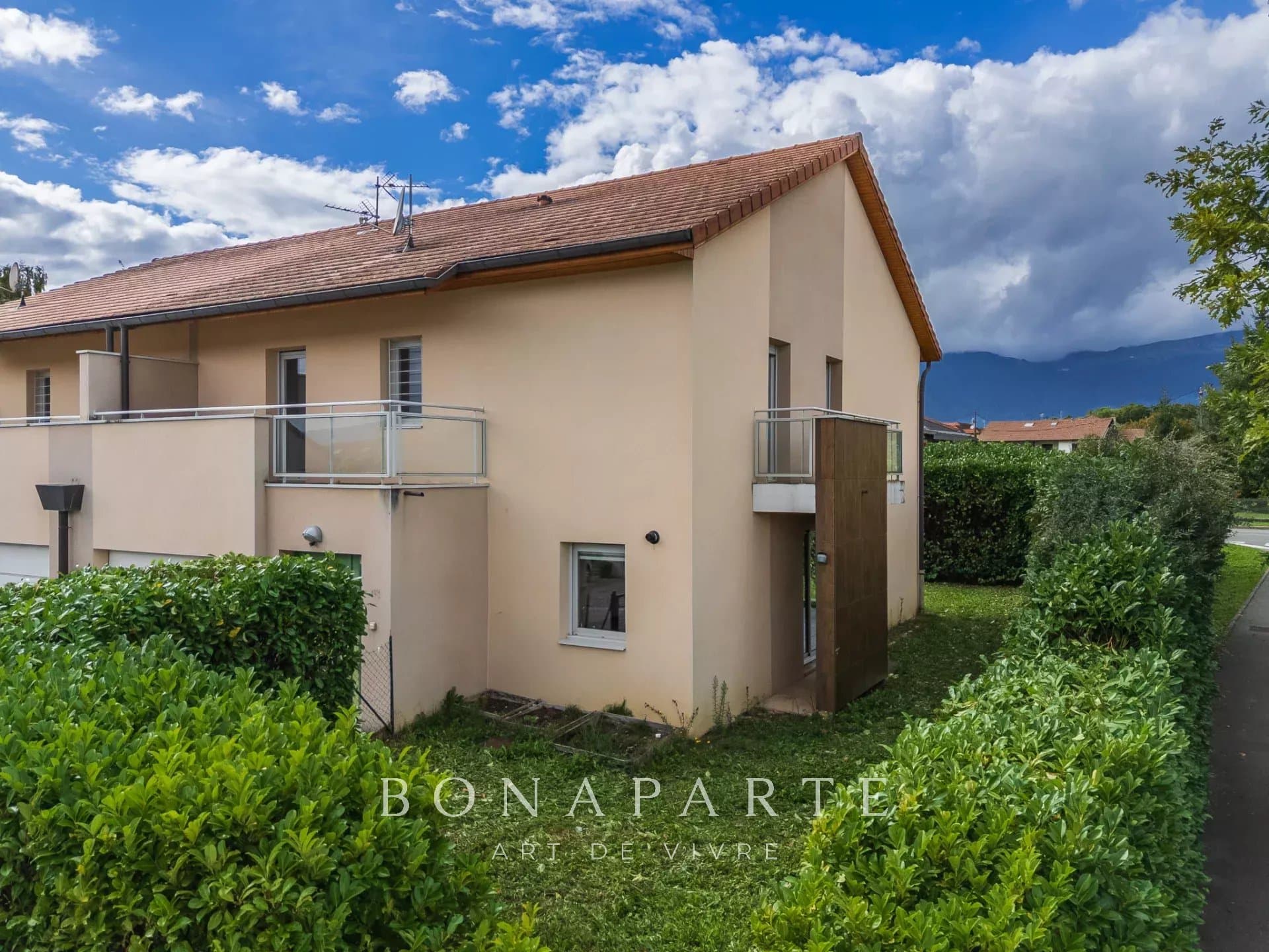 Prévessin-Moëns, 6-room house with 152m² of living space