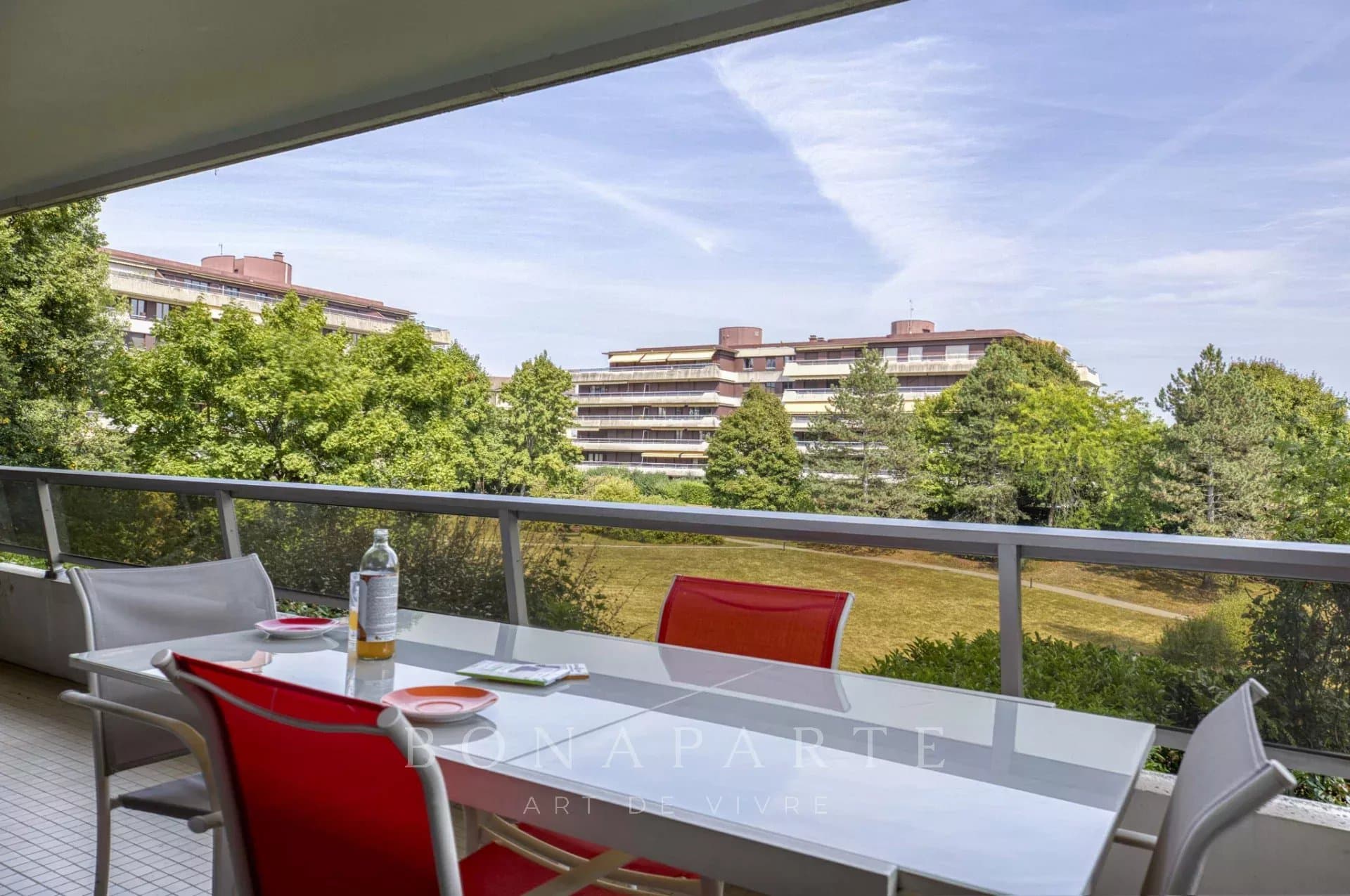 Ferney-Voltaire, T4 avec terrasse et jardin