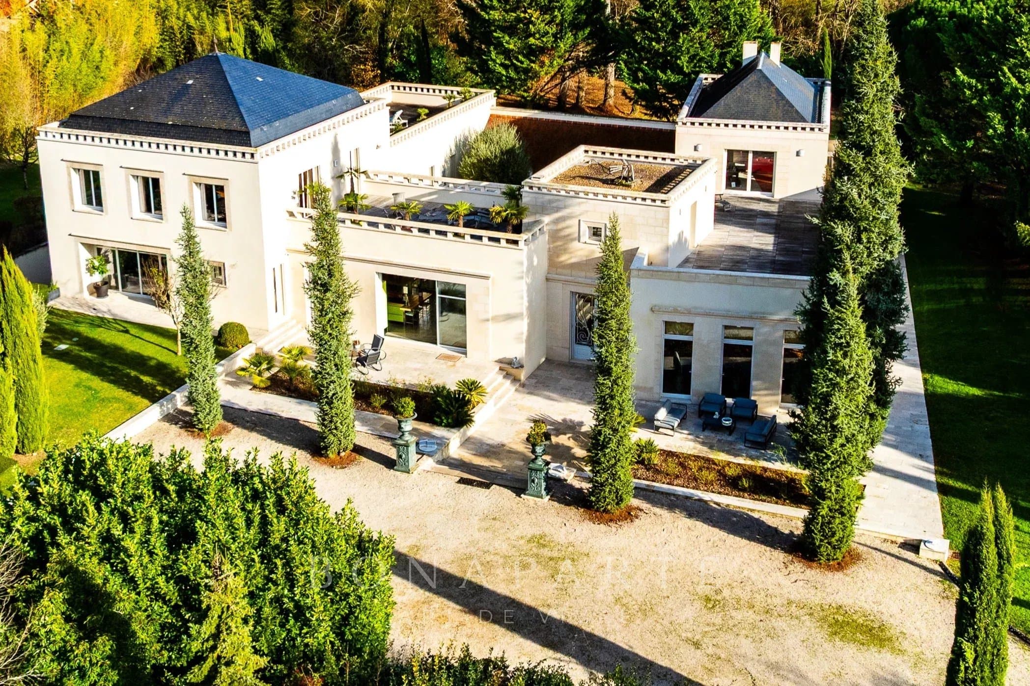 Propriété d’exception au cœur préservé de Saint-Cyr-sur-Loire