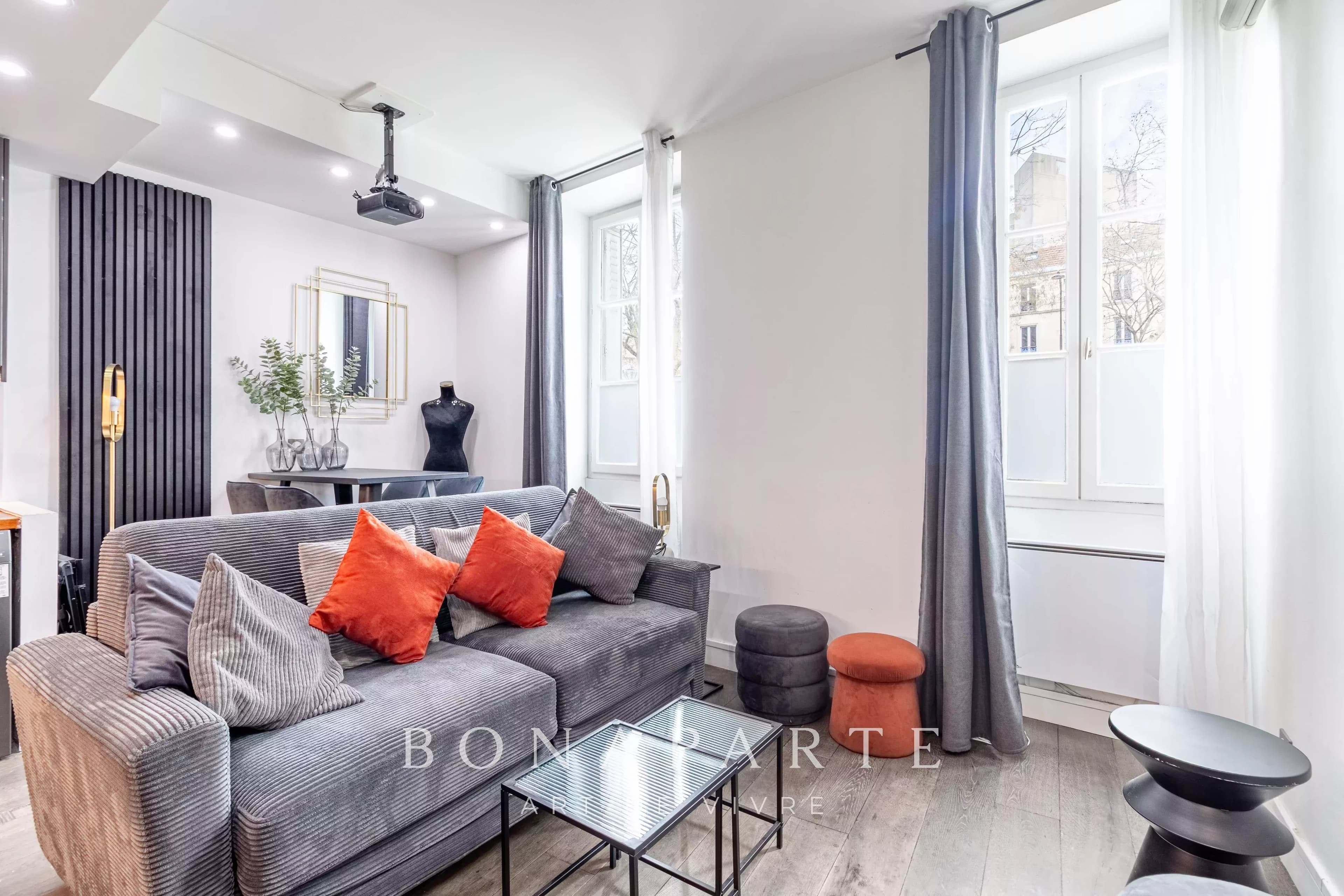 Paris 10 - Turnkey Investment - Classified Accommodation - 6.2% Net