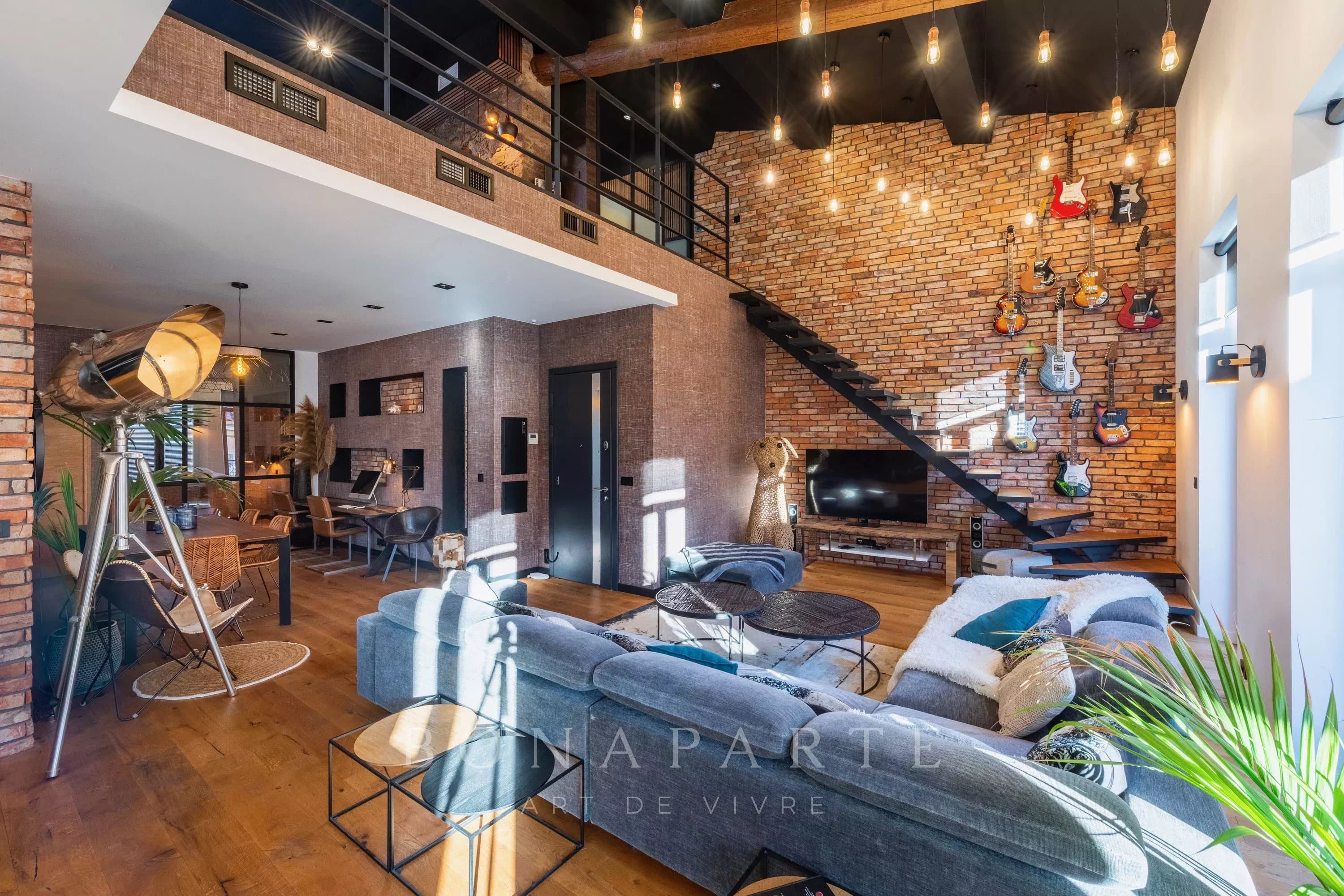 LUXUEUX appartement T4 Duplex de 142m² avec terrasse