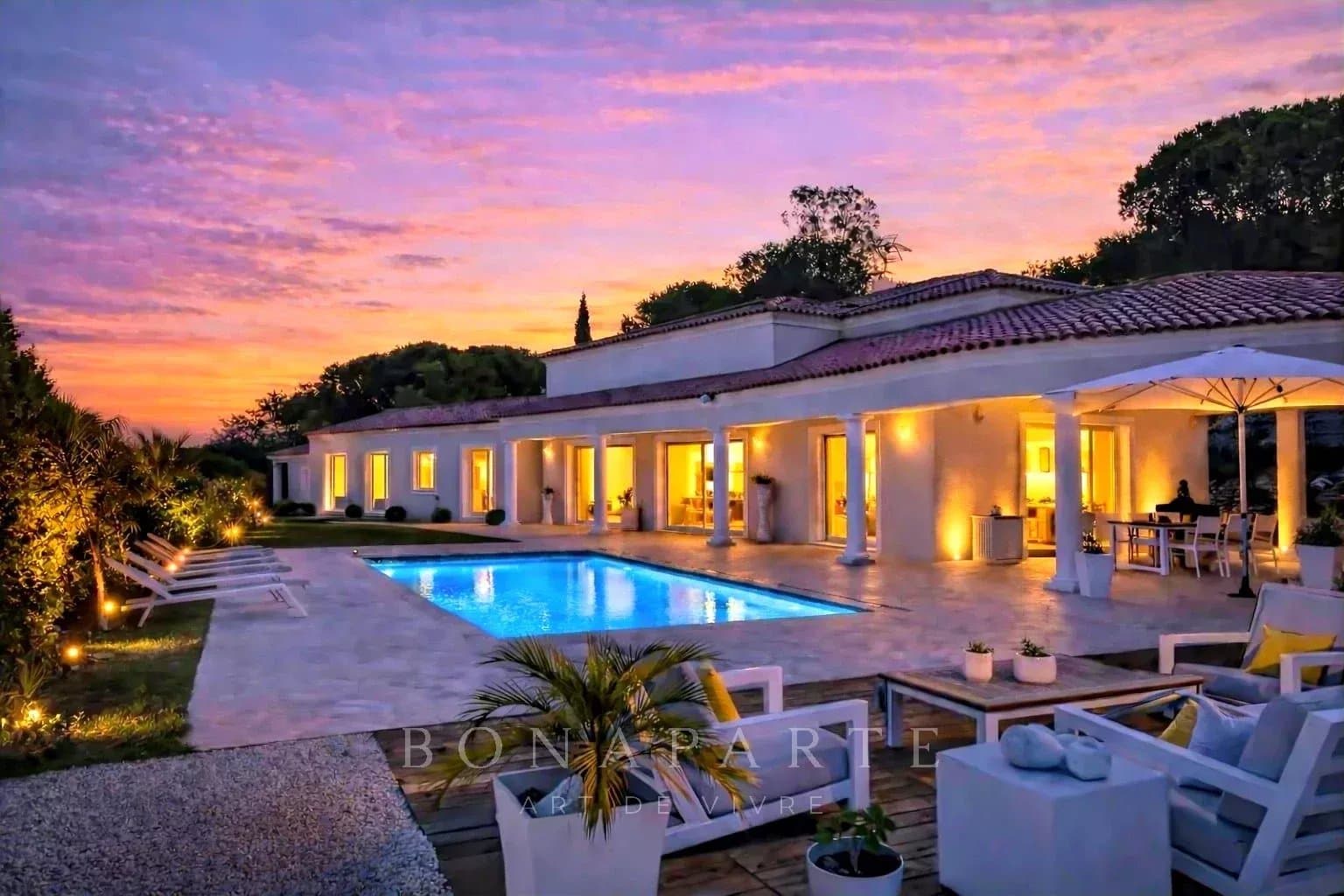 Villa d'architecte de plain-pied avec vue panoramique