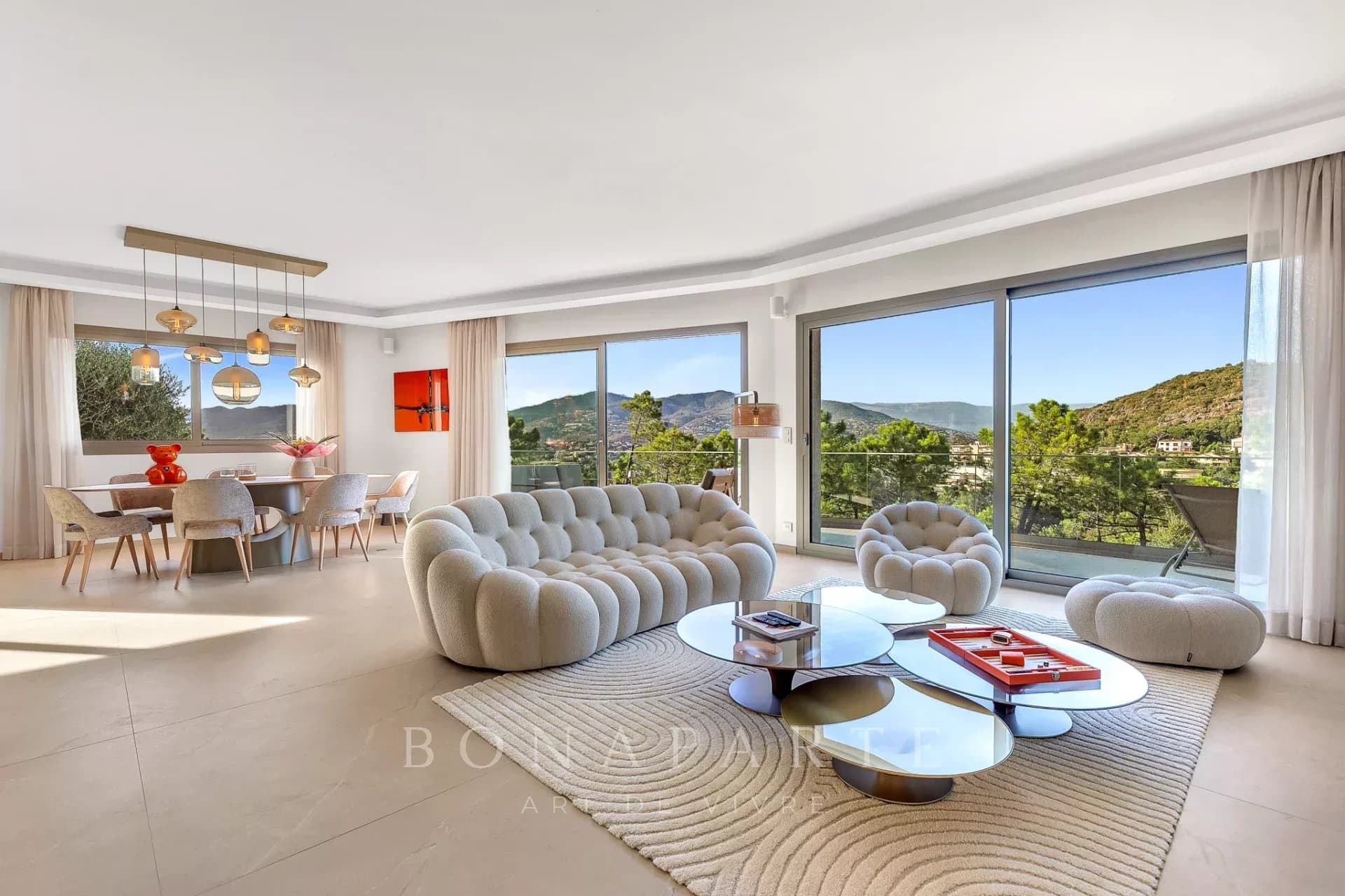 In the heart of La Napoule charming villa with contemporary features 290 m² with panoramic view of the me