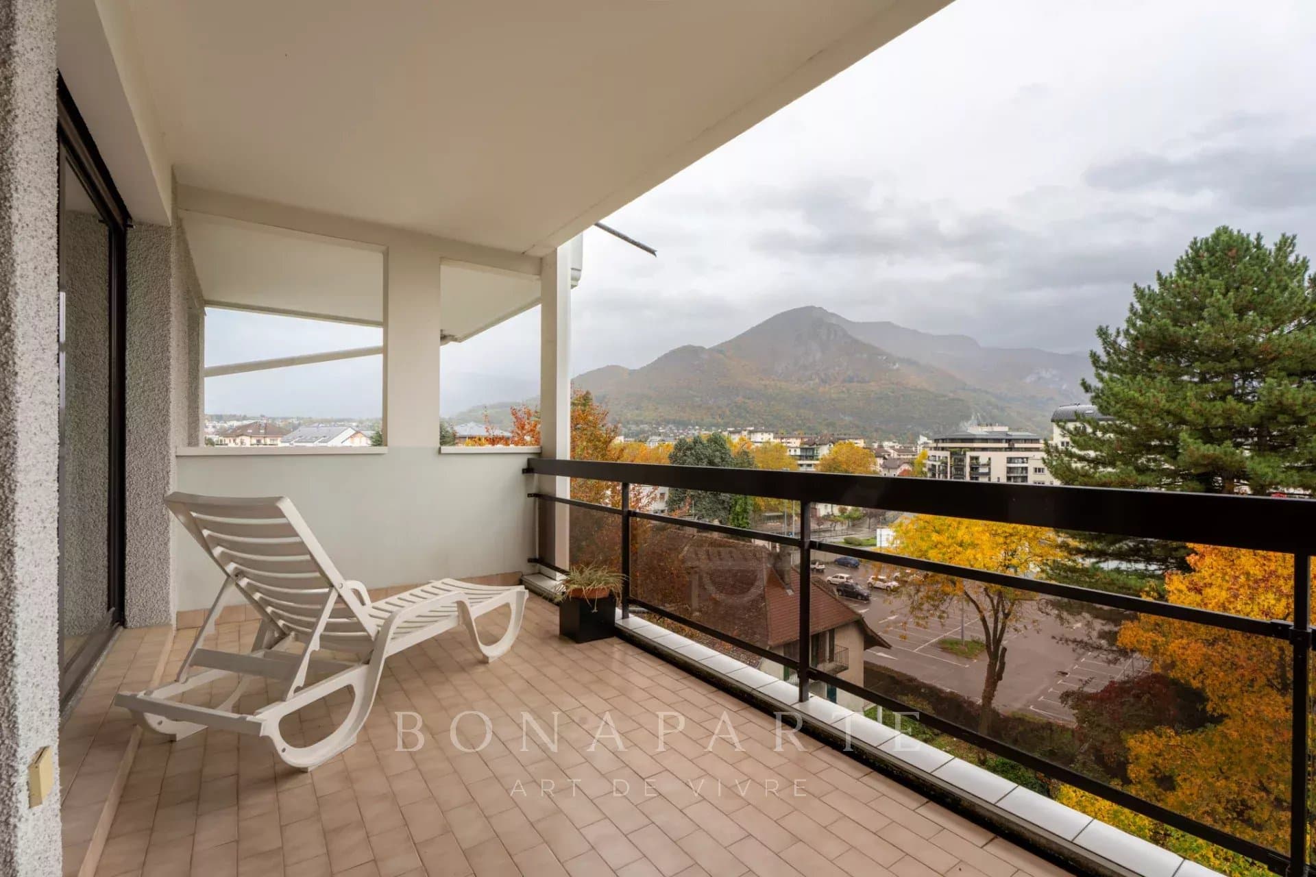 T4 Annecy Galeries Lafayette étage élevé