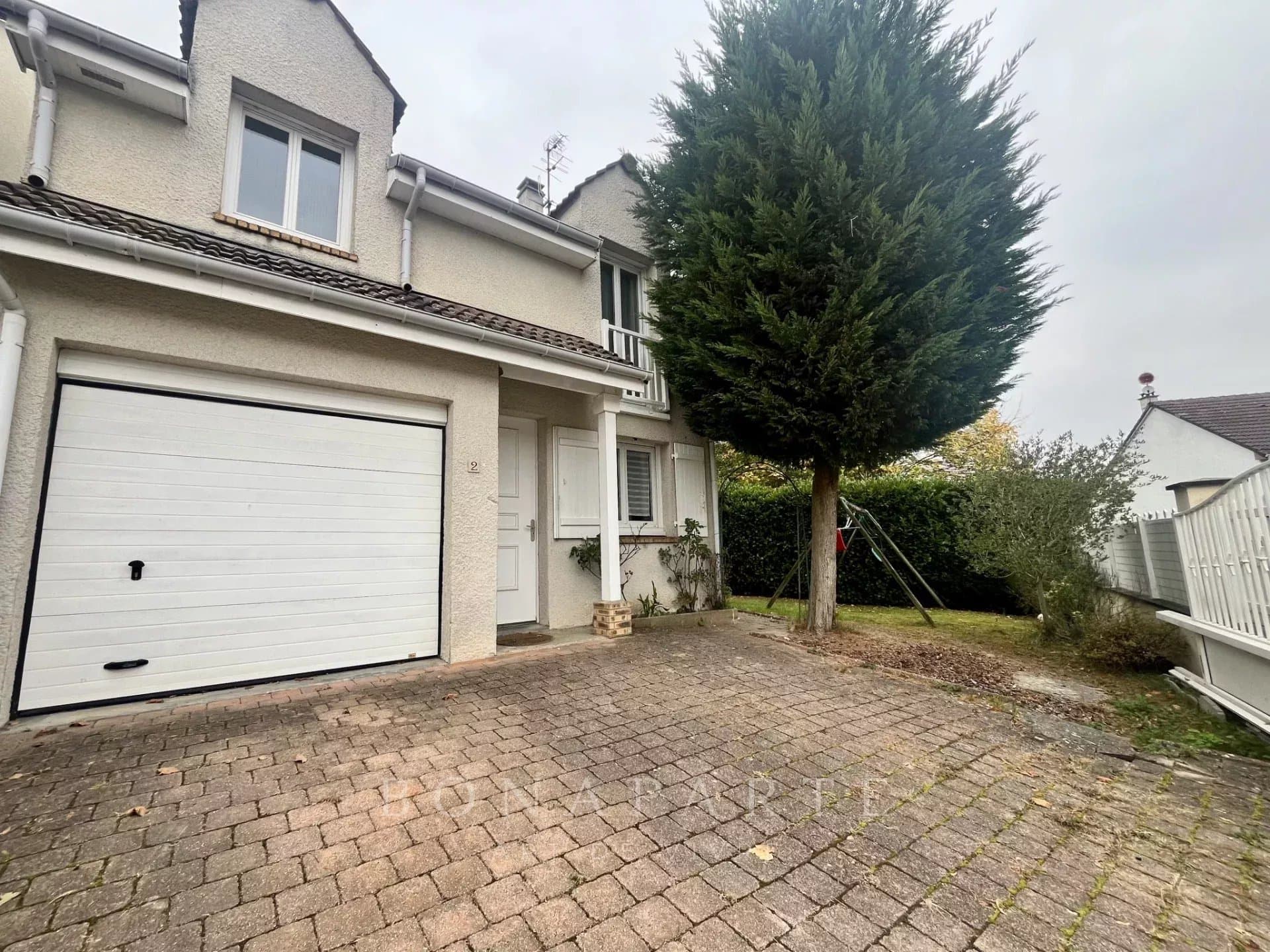 Maison individuelle 122 m2 - 5 Pièces/4 Chambres-VILLEPREUX (78450)-LE VAL JOYEUX