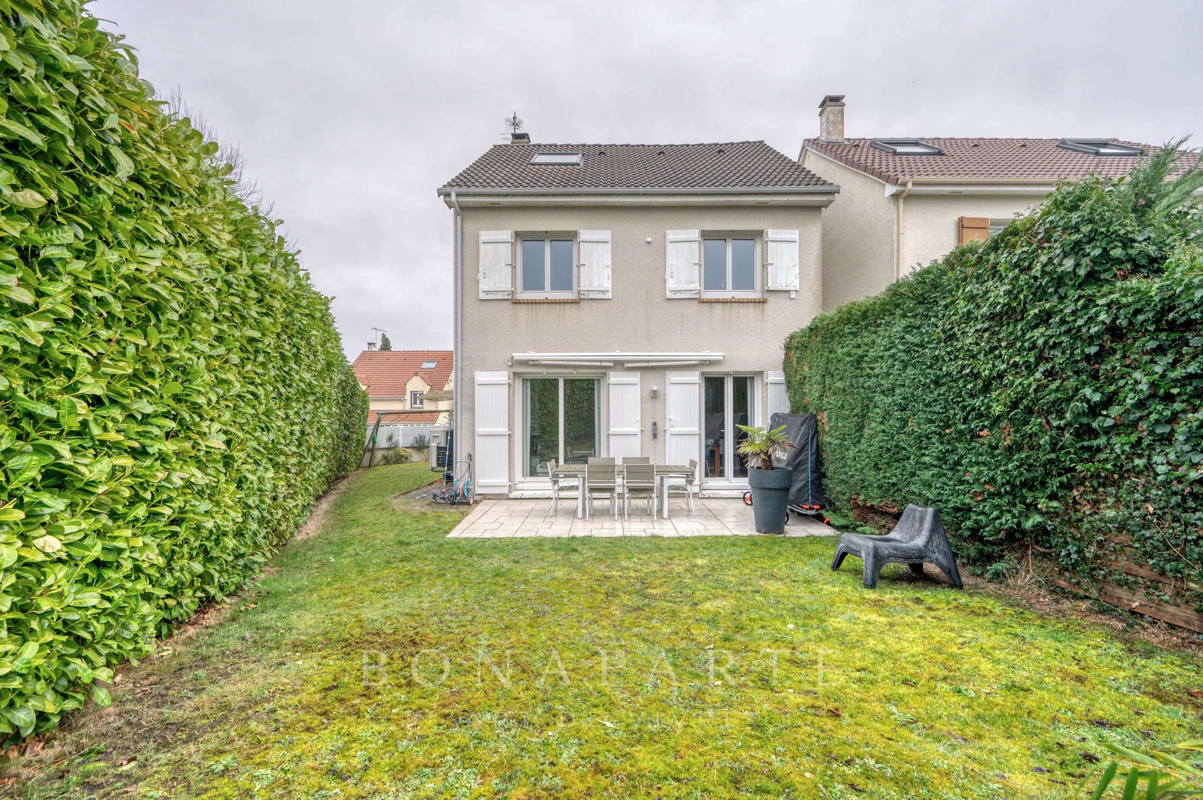 Detached house 122 m2 - 5 Rooms/4 bedrooms-VILLEPREUX (78450)-LE VAL JOYEUX