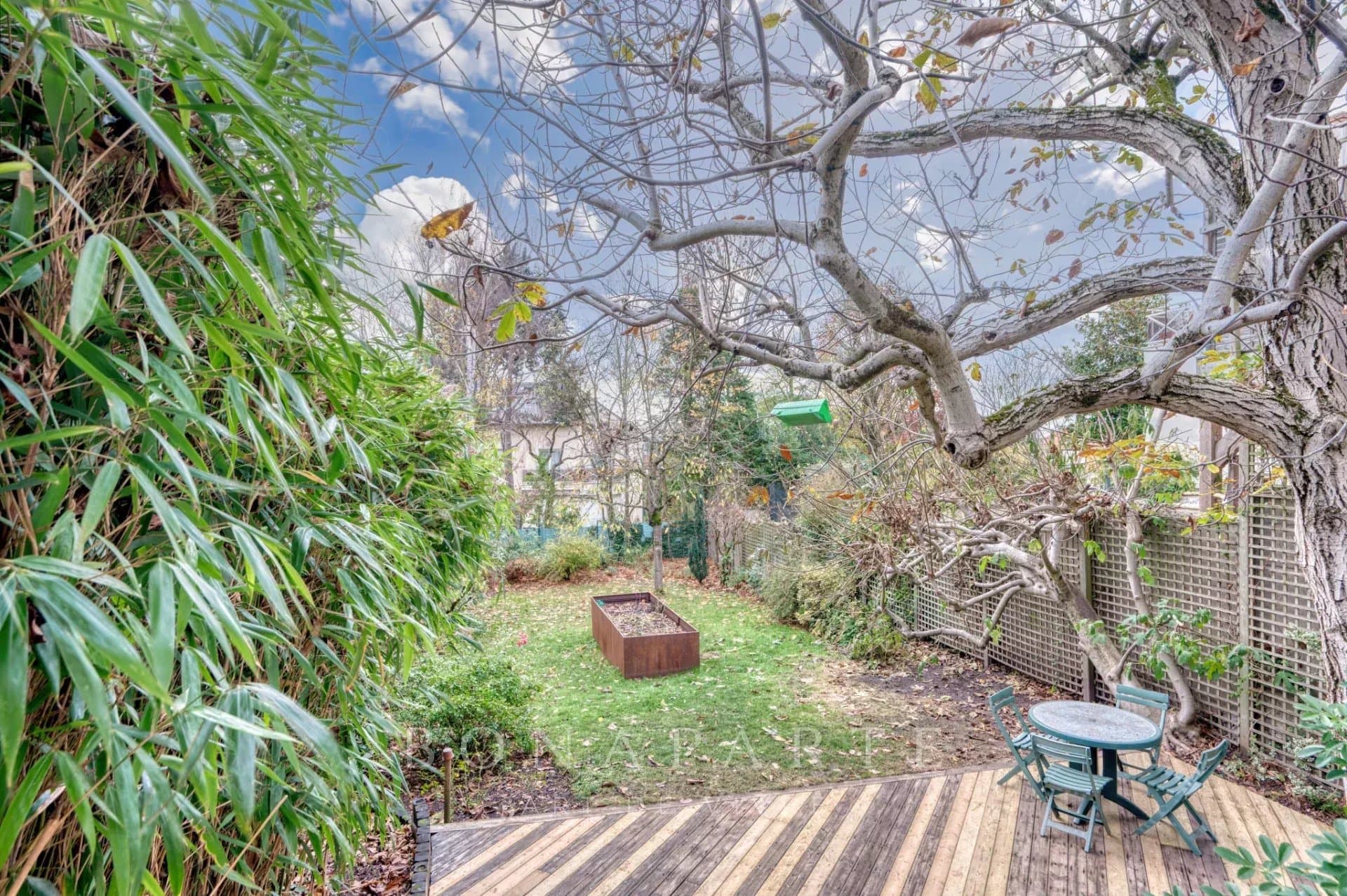 Maison d’architecte de 416 m² avec piscine intérieure – Mont Valérien