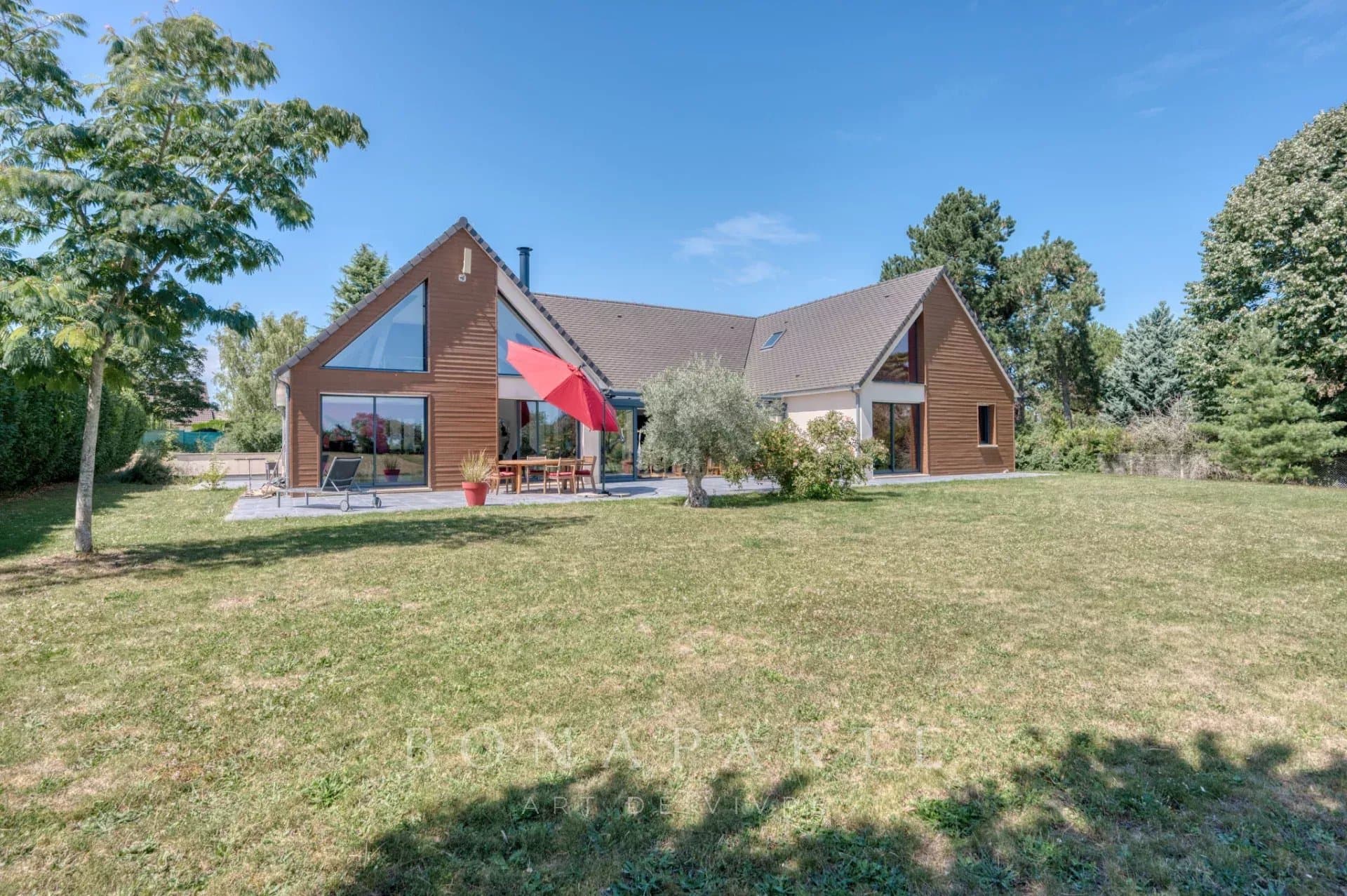 Maison d'Architecte - 240 m² - THIVERVAL-GRIGNON PROCHE