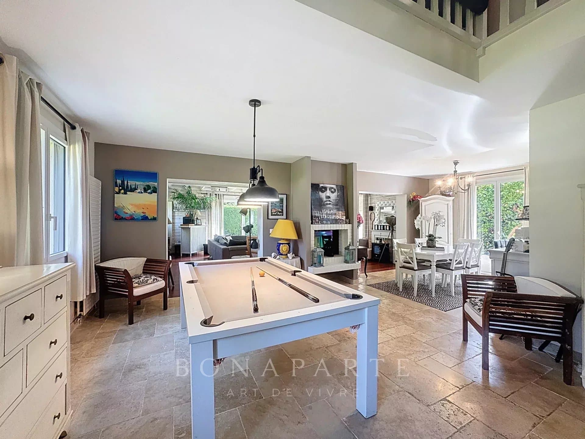 Maison contemporaine avec piscine - Orgères