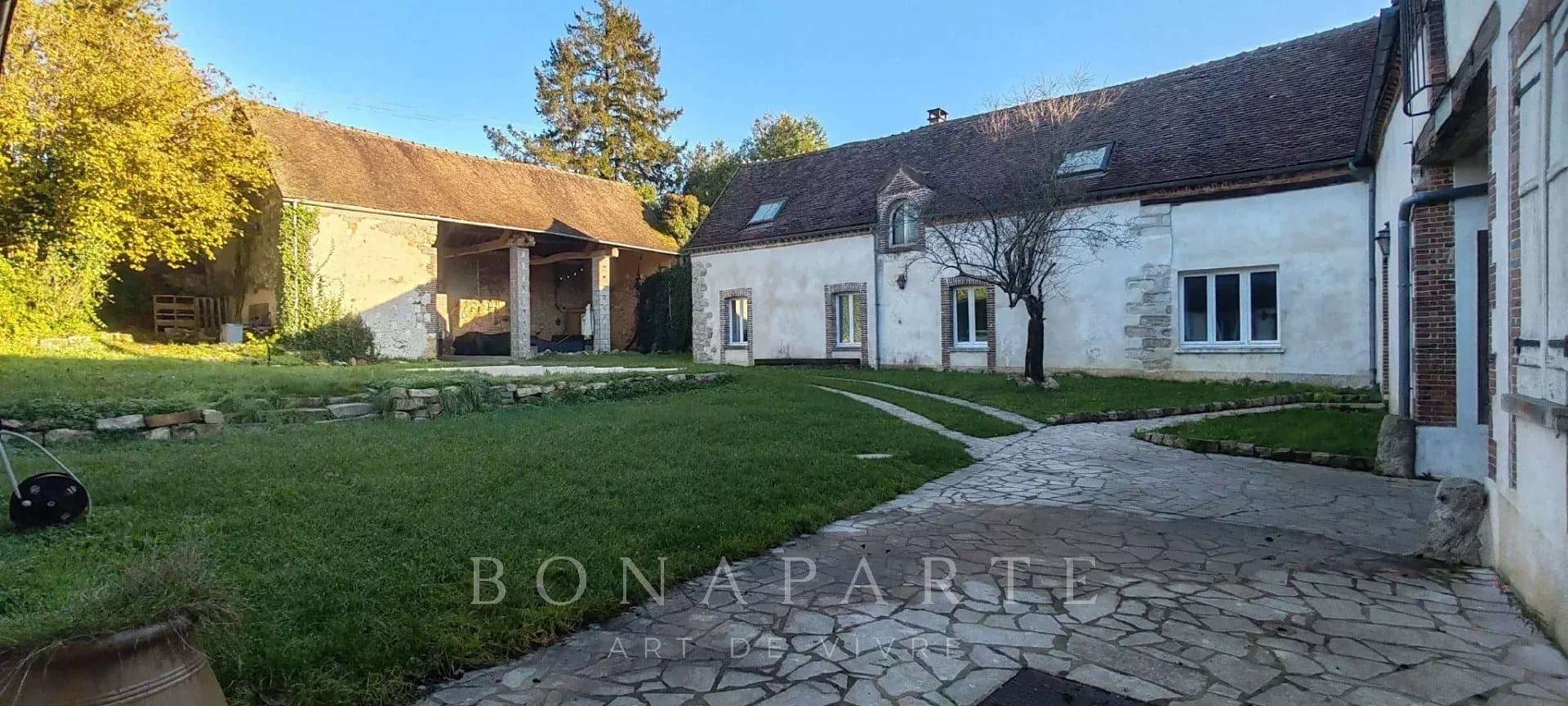 Authentique corps de ferme de 285m2 6 chambres vendu meublé !