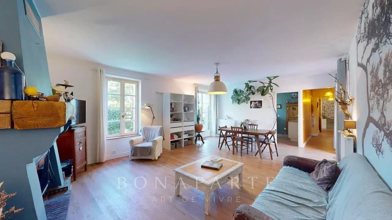 Longère F5, 4 chambres, un garage attenant et buanderie.