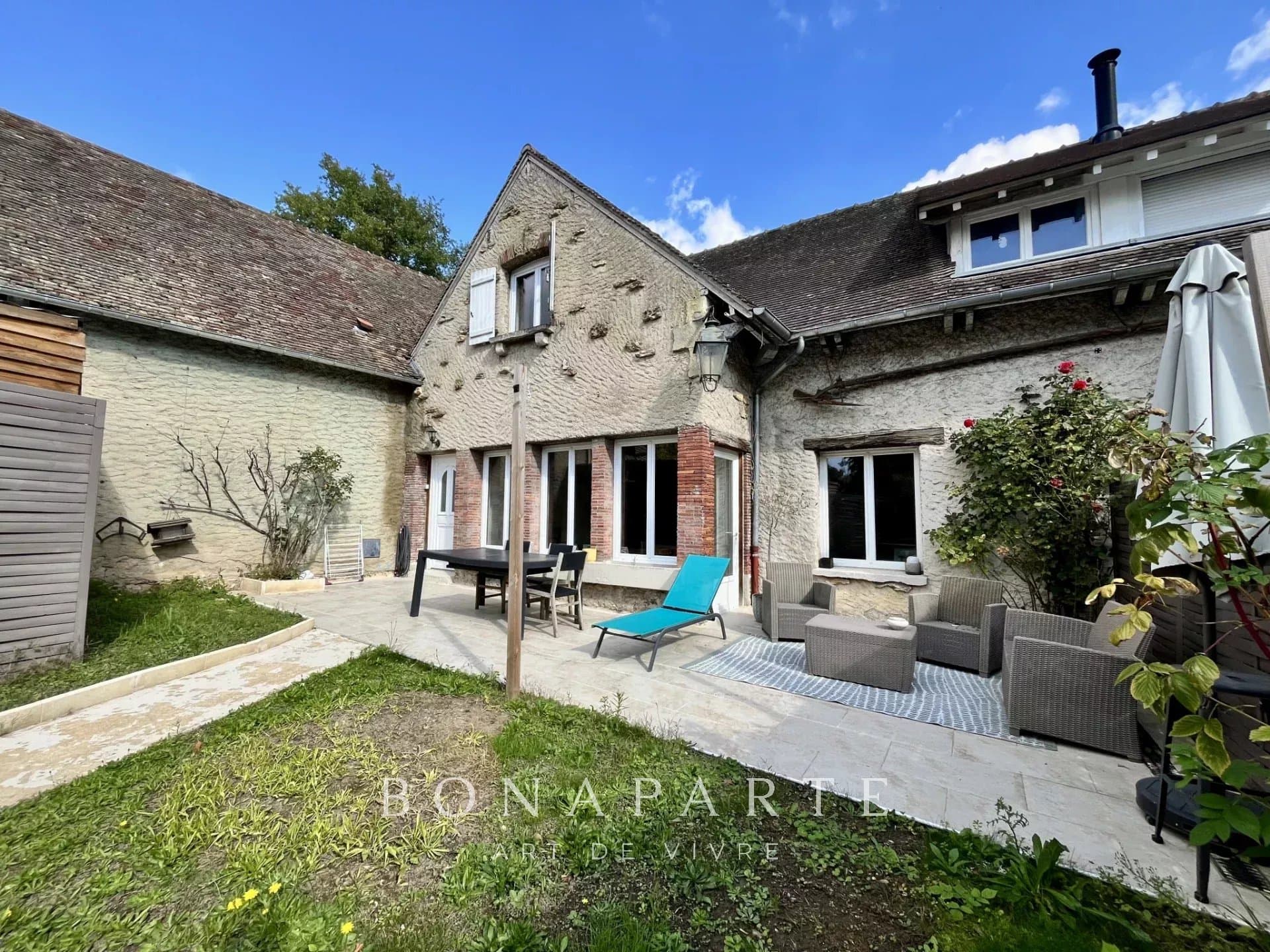 BAZAIVILLE - MAISON PLEINE DE CHARME - 114M² - AVEC JARDIN